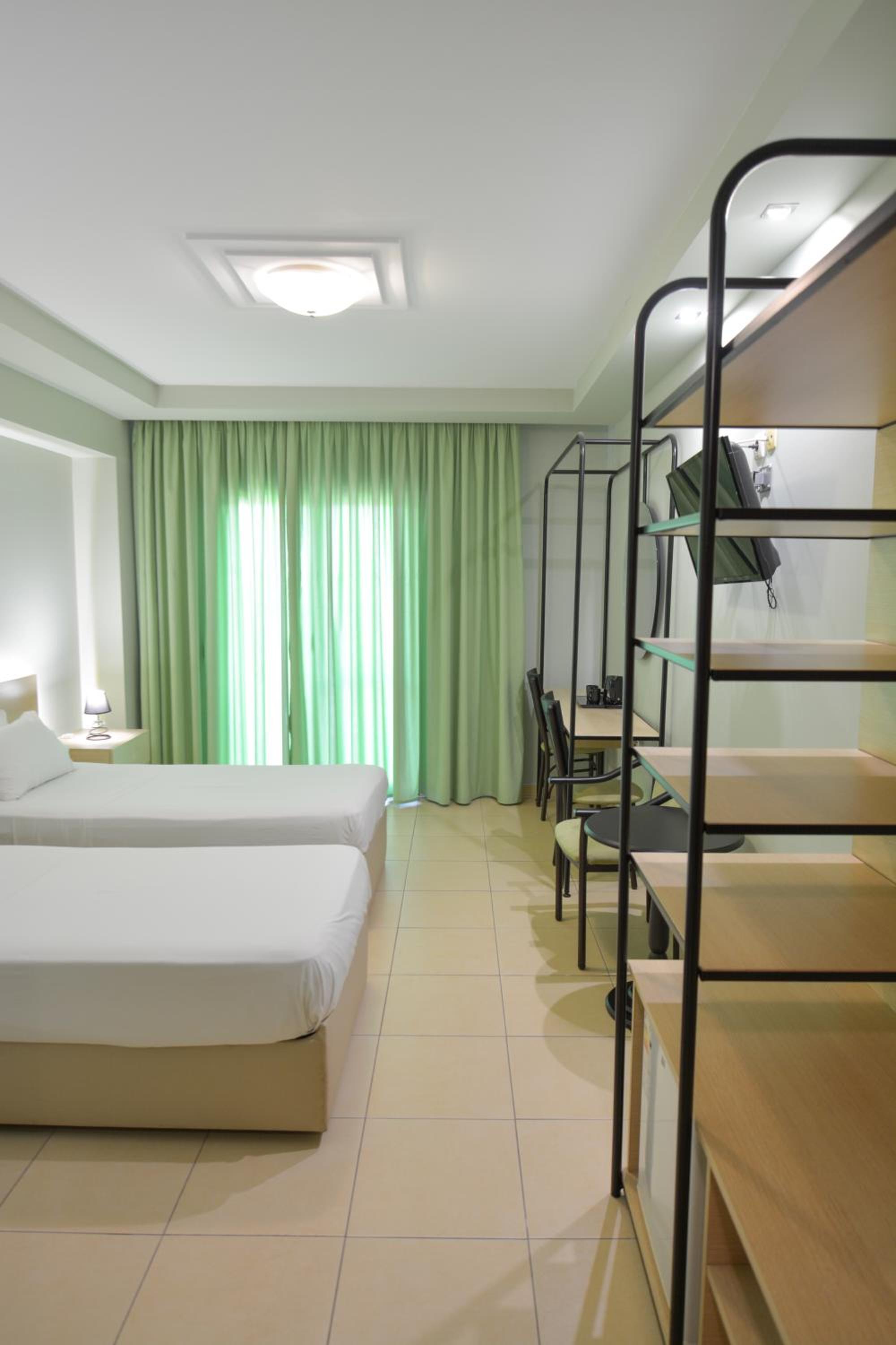 Standard Twin Room - Photo 1