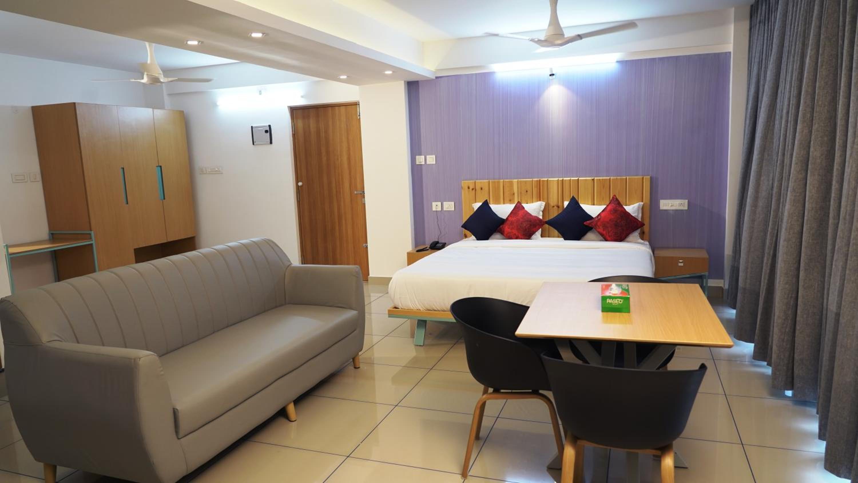 Deluxe Room - Photo 7