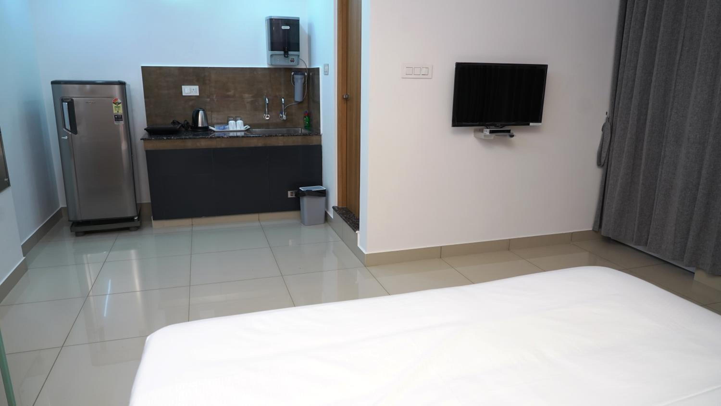 One-Bedroom Apartment - Photo 13