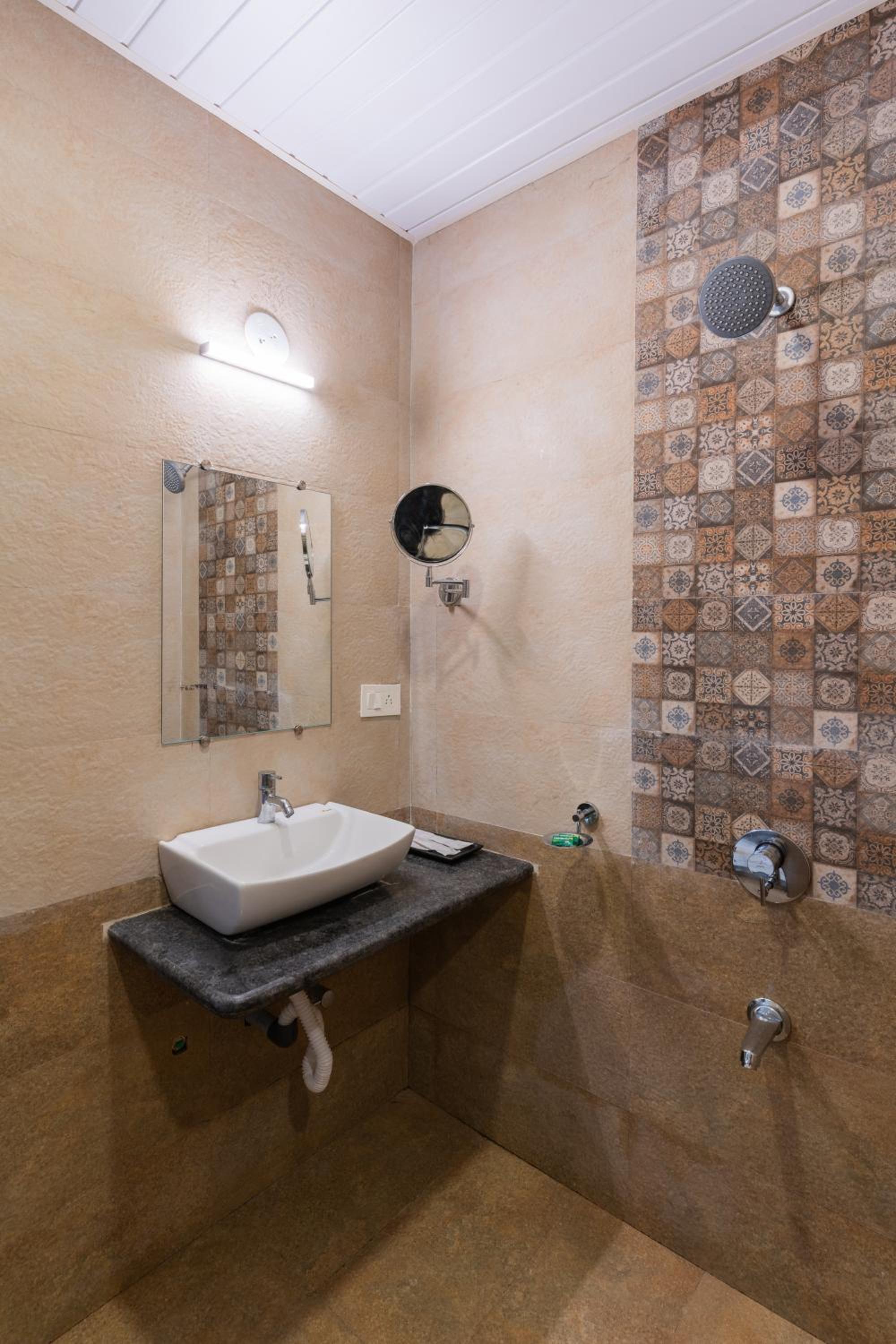 Premium Room - Photo 7