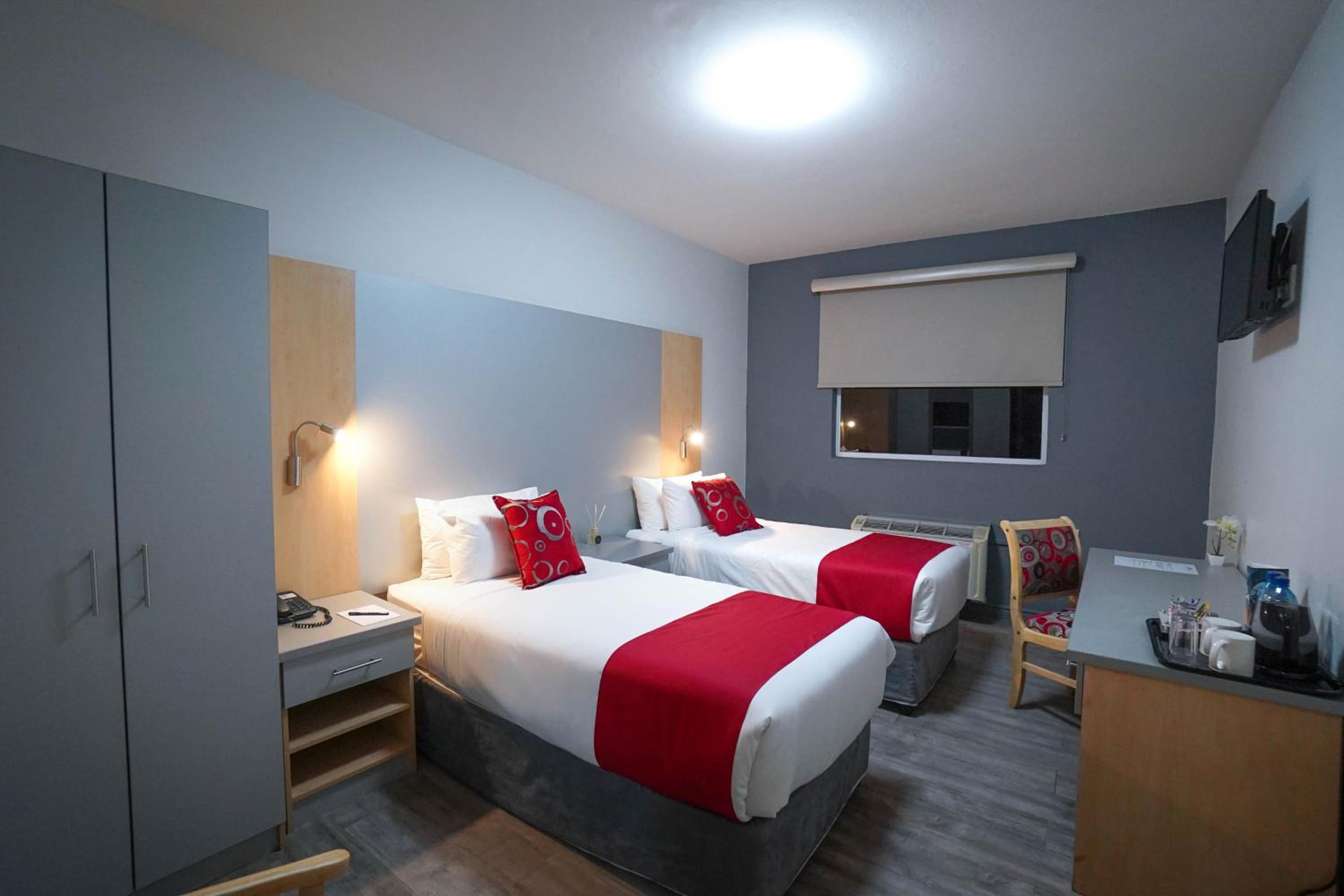 Standard Twin Room photo 2