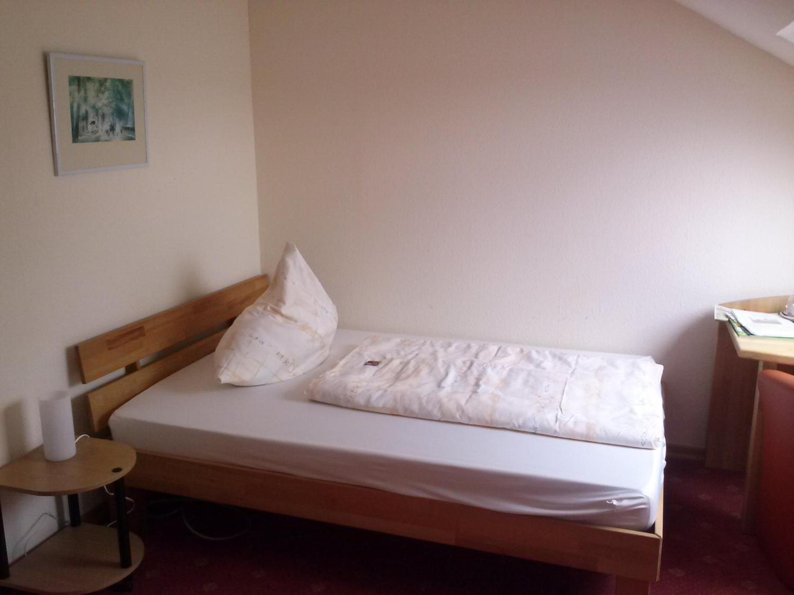 Single Room - Non-Smoking photo 3