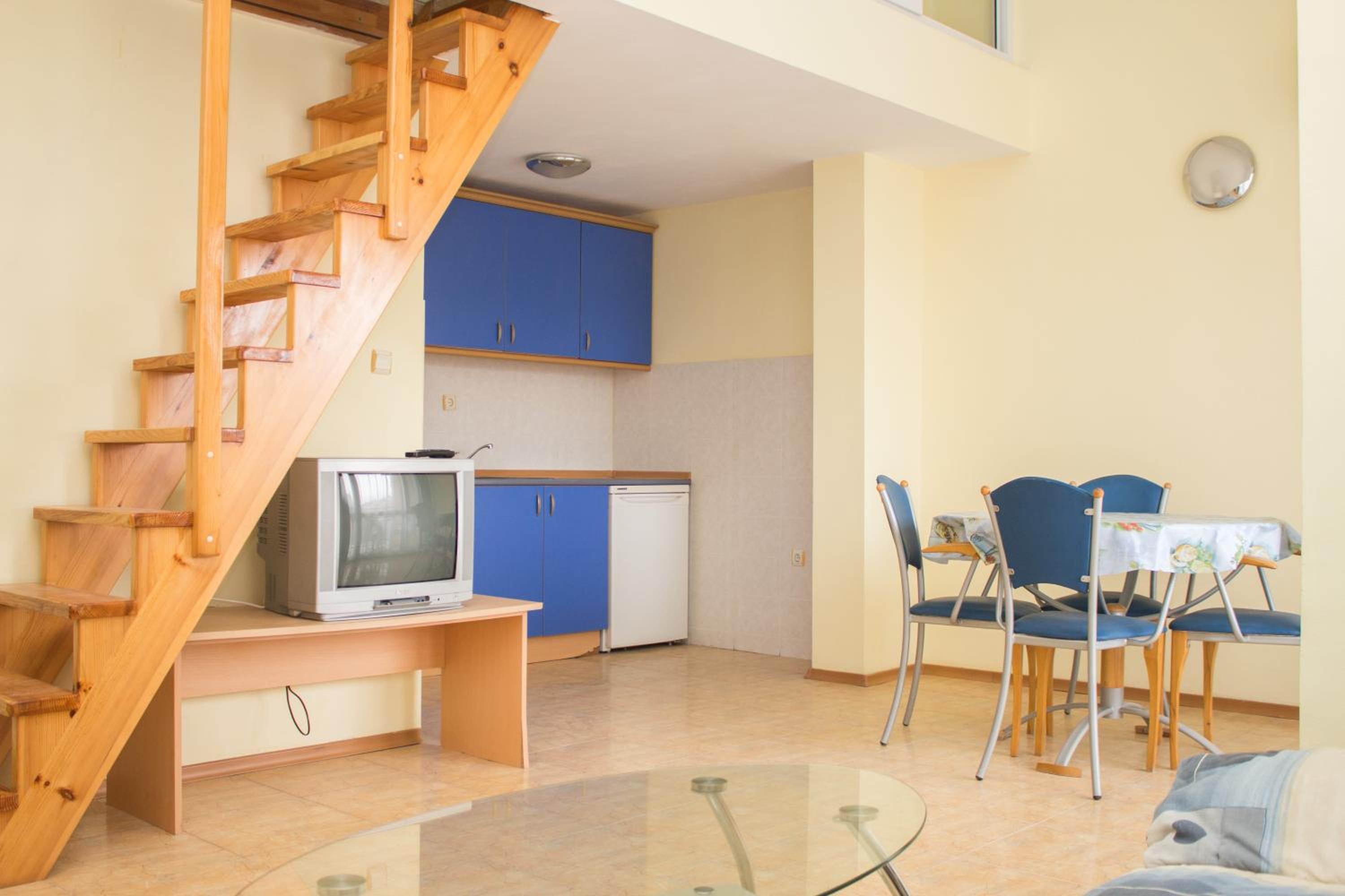 Three-Bedroom Apartment with Balcony