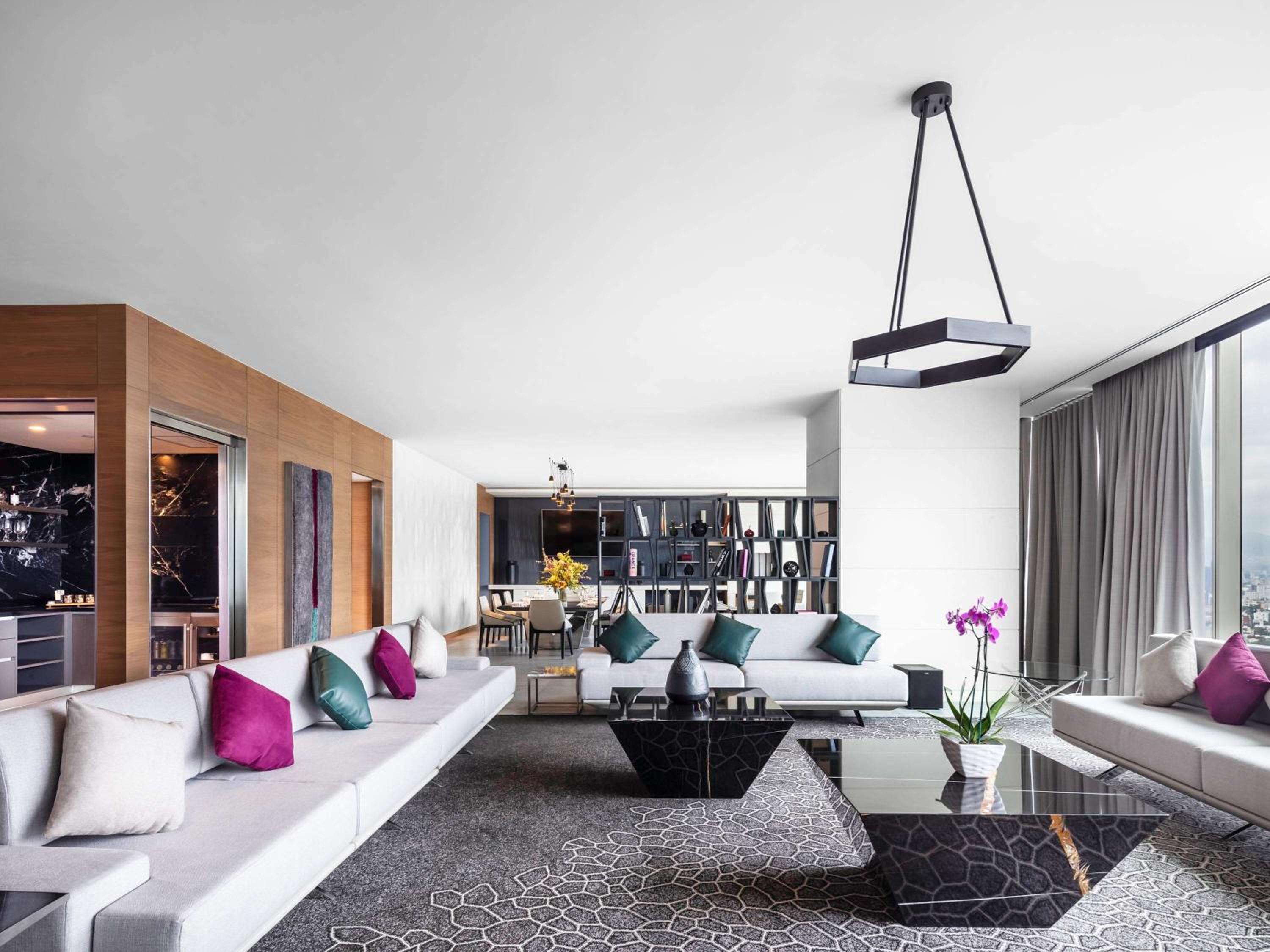 Imperial Suite with One King Bed and View - Club Millesime Access