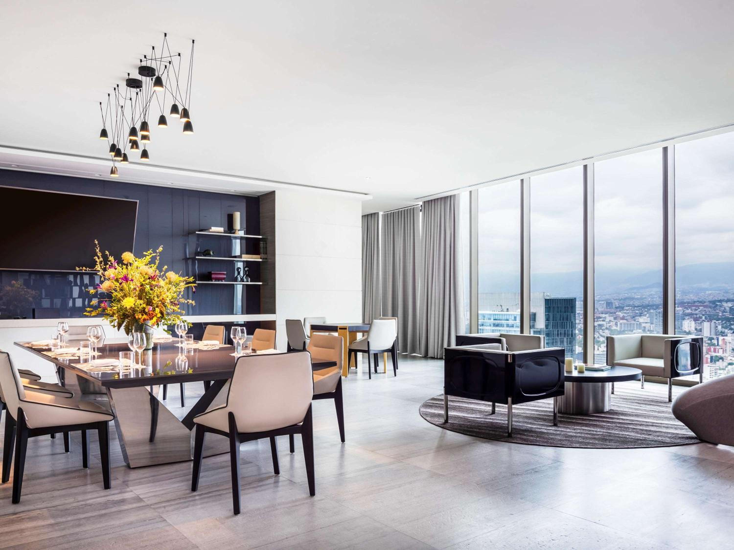 Imperial Suite with One King Bed and View - Club Millesime Access