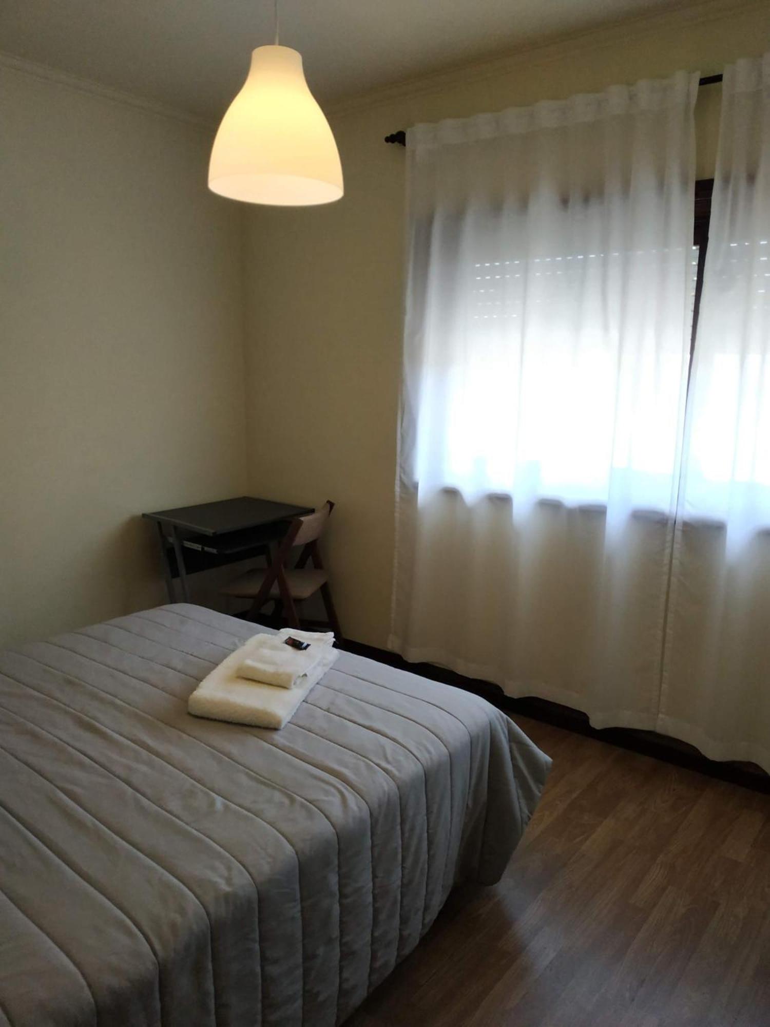 Double Room with Private External Bathroom - Photo 2