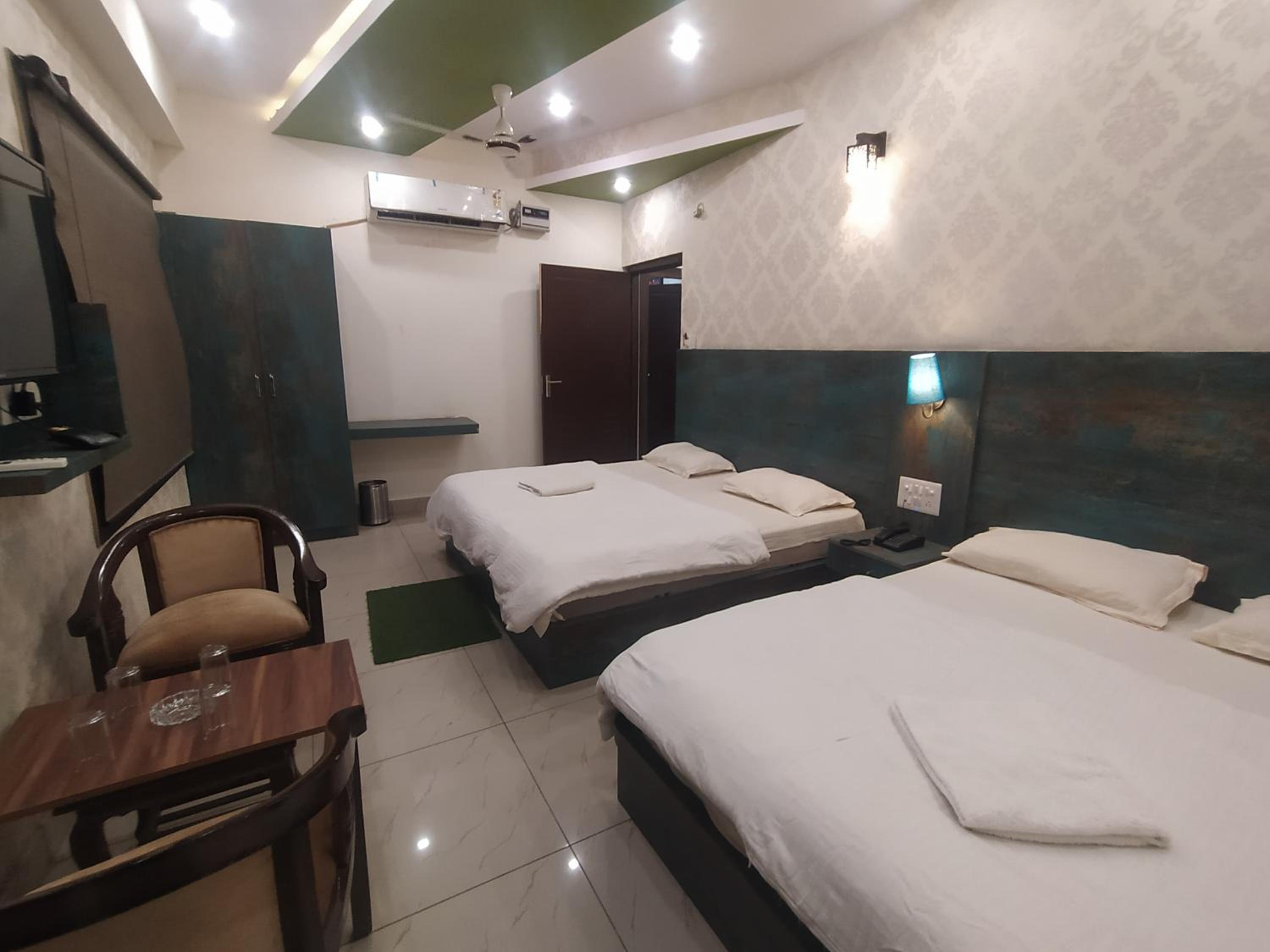 Quadruple Room - Photo 5