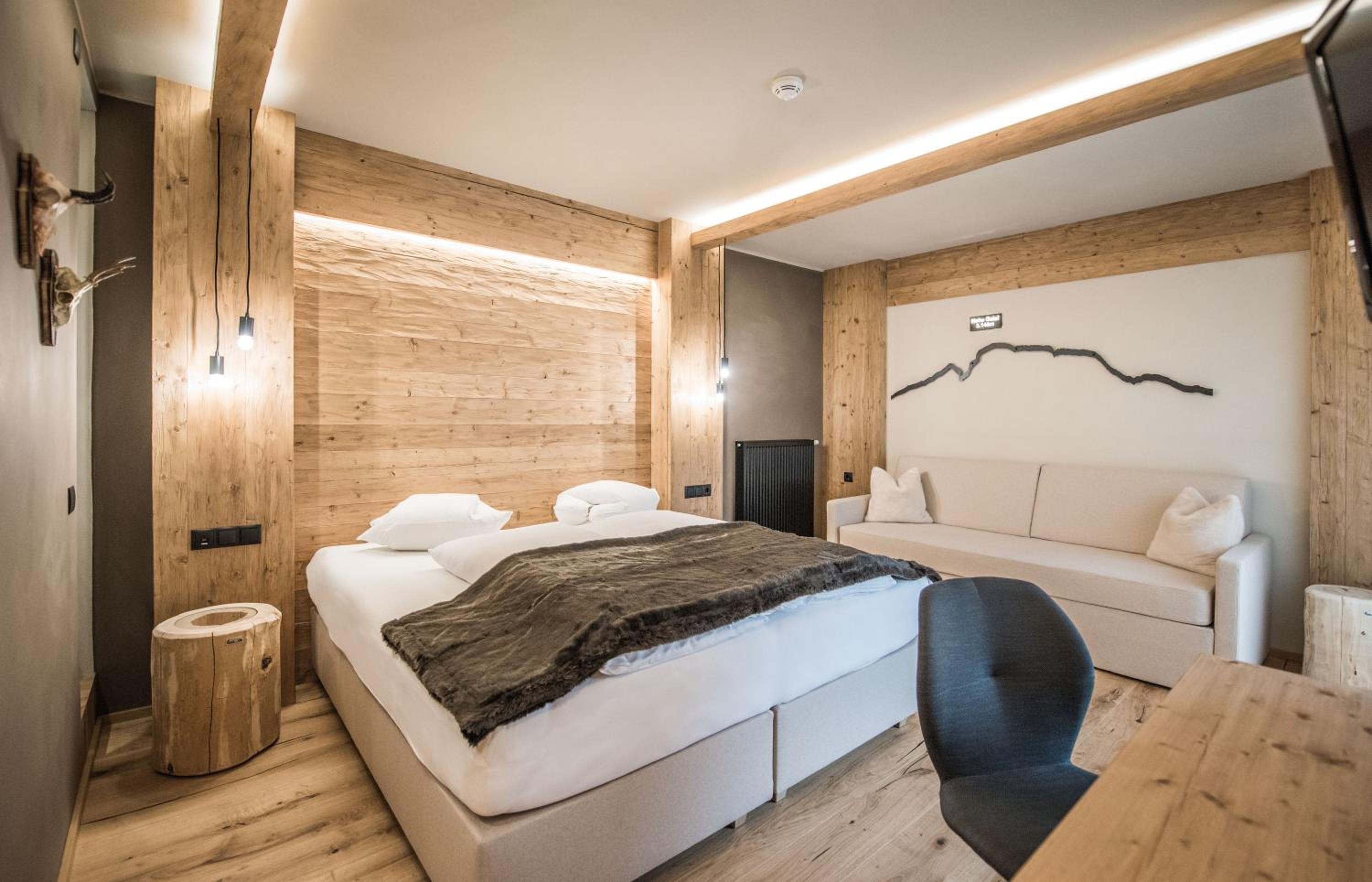 Deluxe Double Room with Balcony - Photo 1