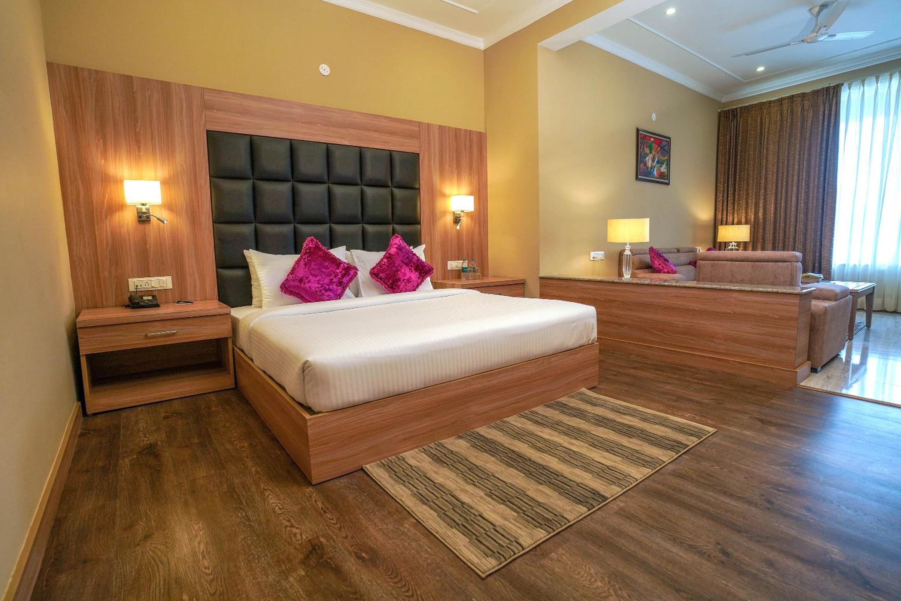 Suite with Balcony photo 3