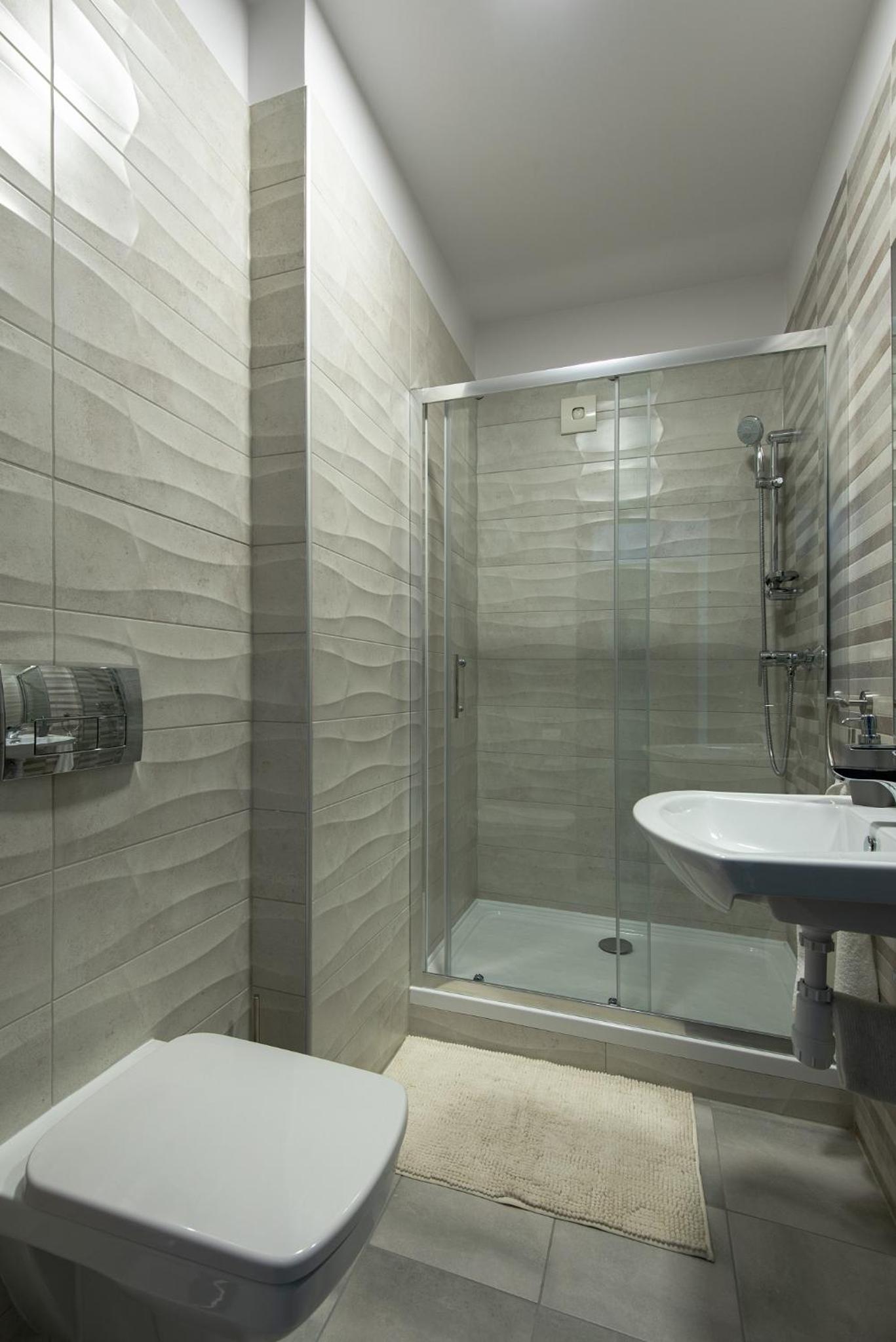 Standard Double or Twin Room - Photo 6