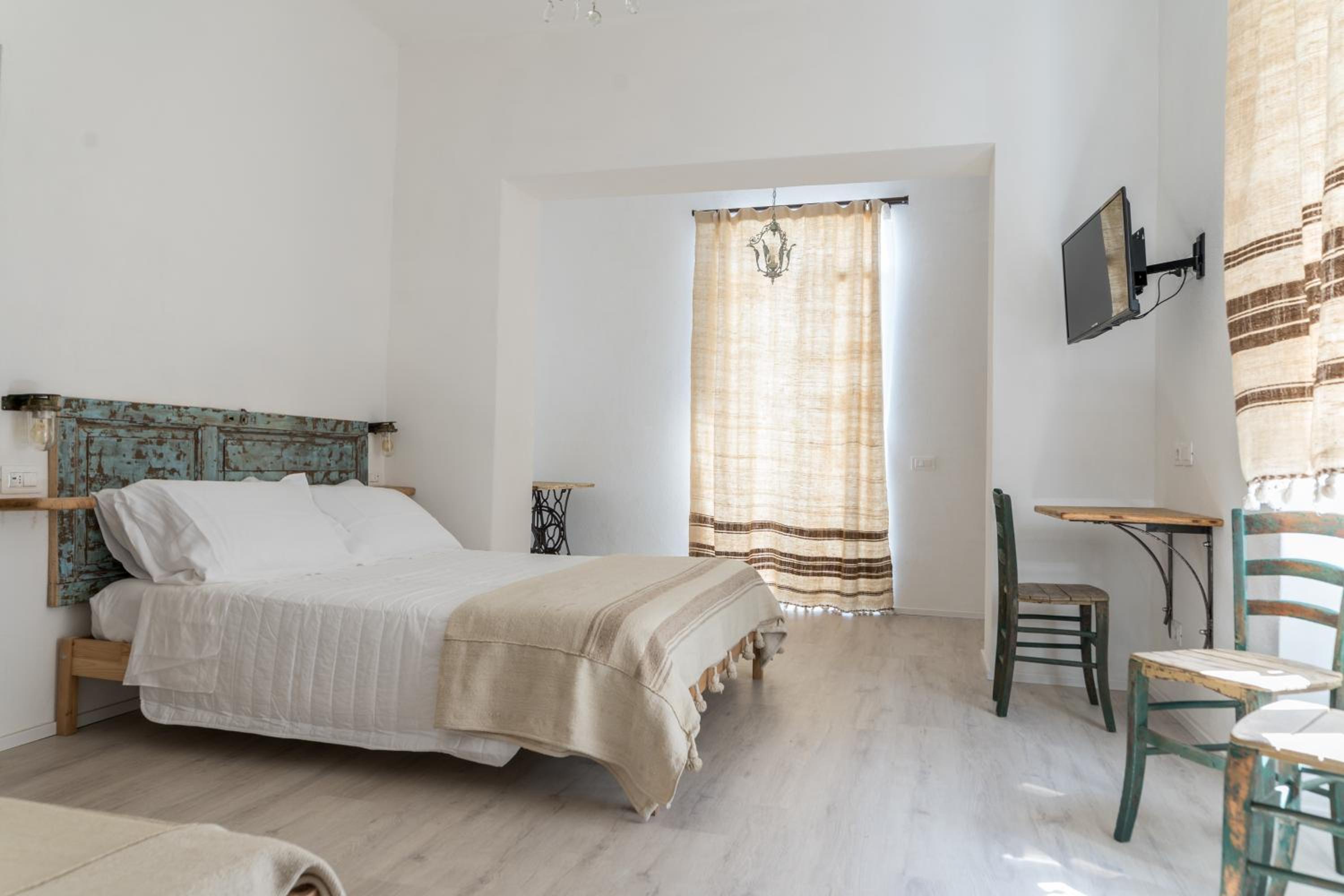 Deluxe Double Room with Balcony and Sea View