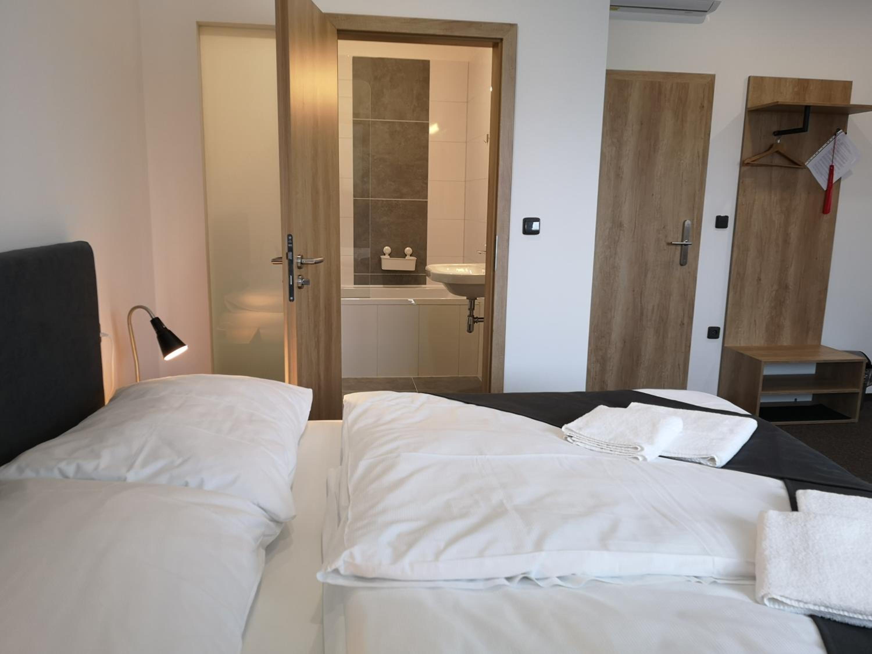 Deluxe Double Room - Photo 5