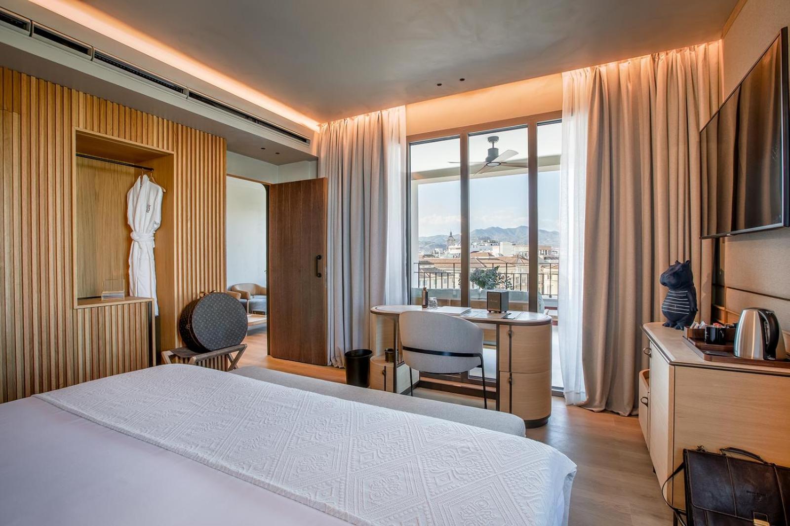 Junior Suite TERRACE LARIOS thumbnail 6