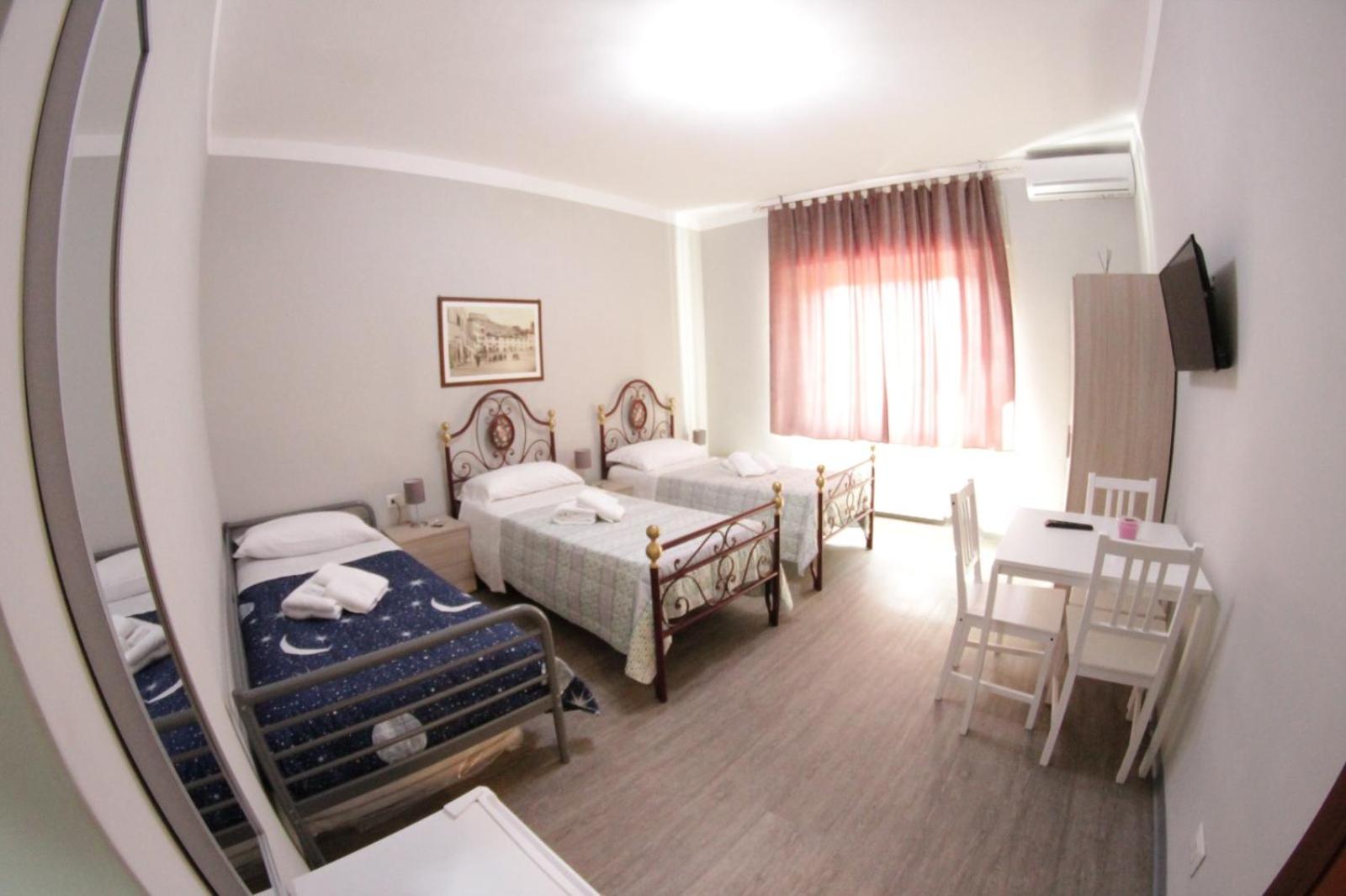 Triple Room with Private Bathroom photo 3