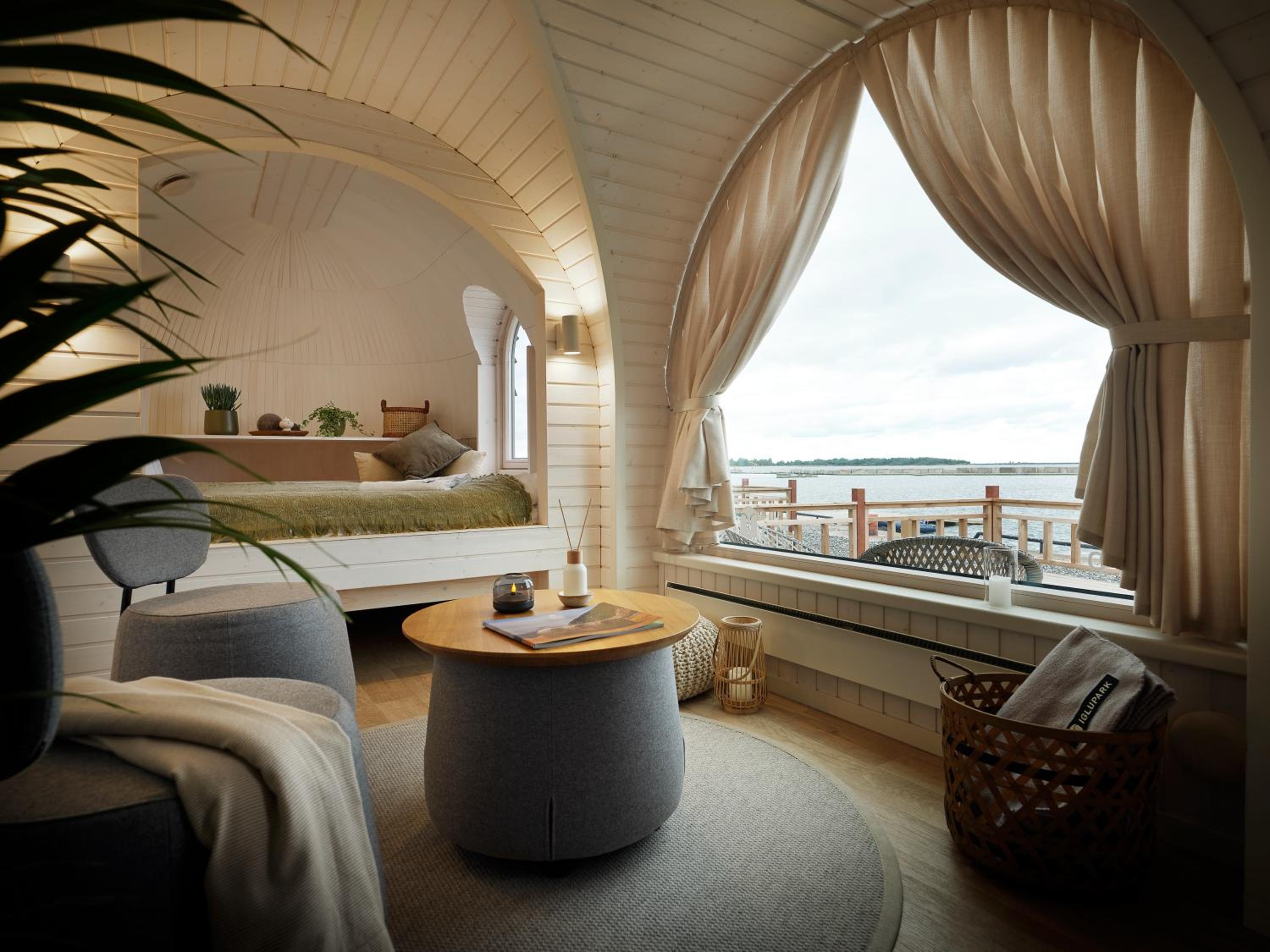 Double Room with Balcony and Sea View - Photo 2