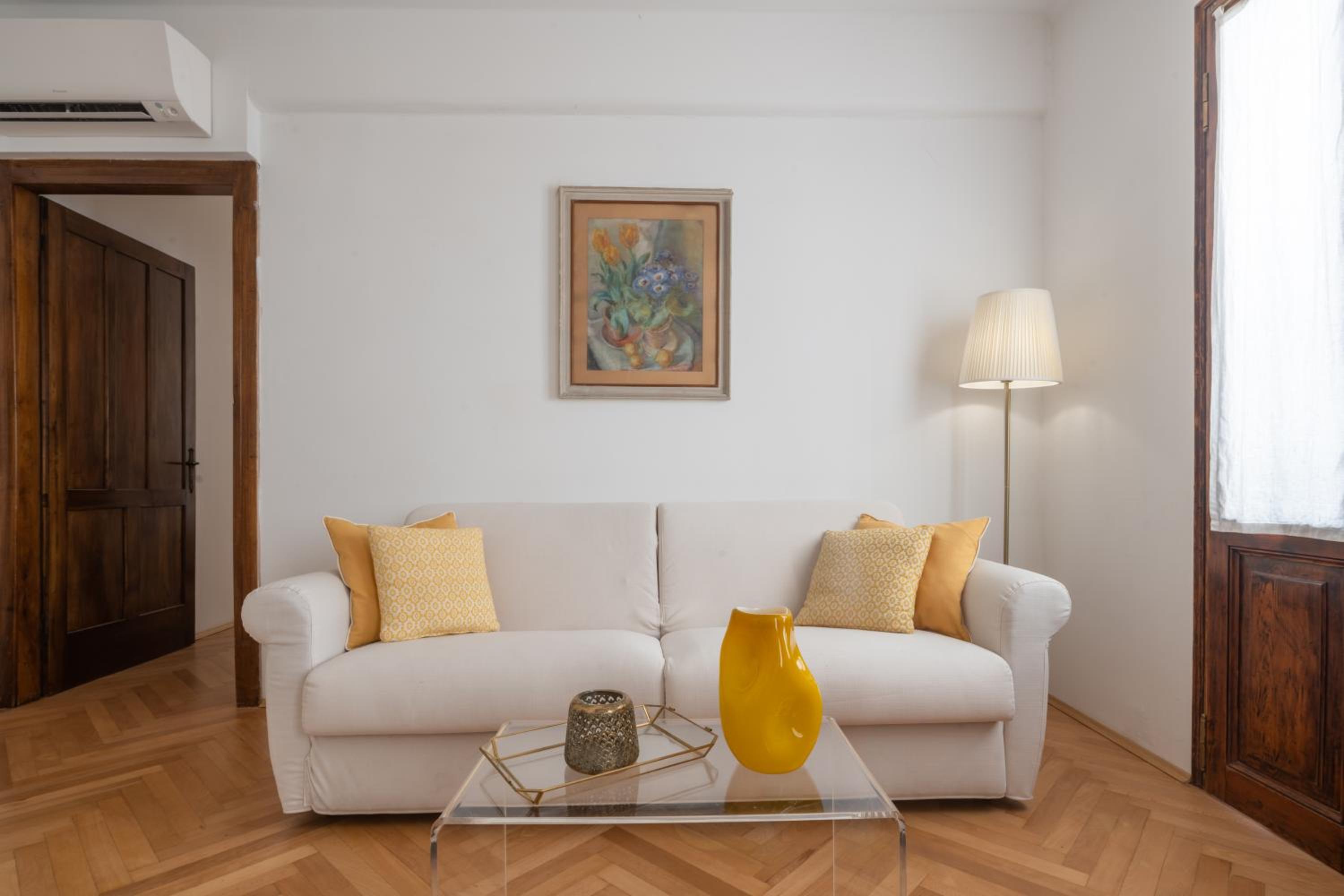 Apartment with Terrace photo 3