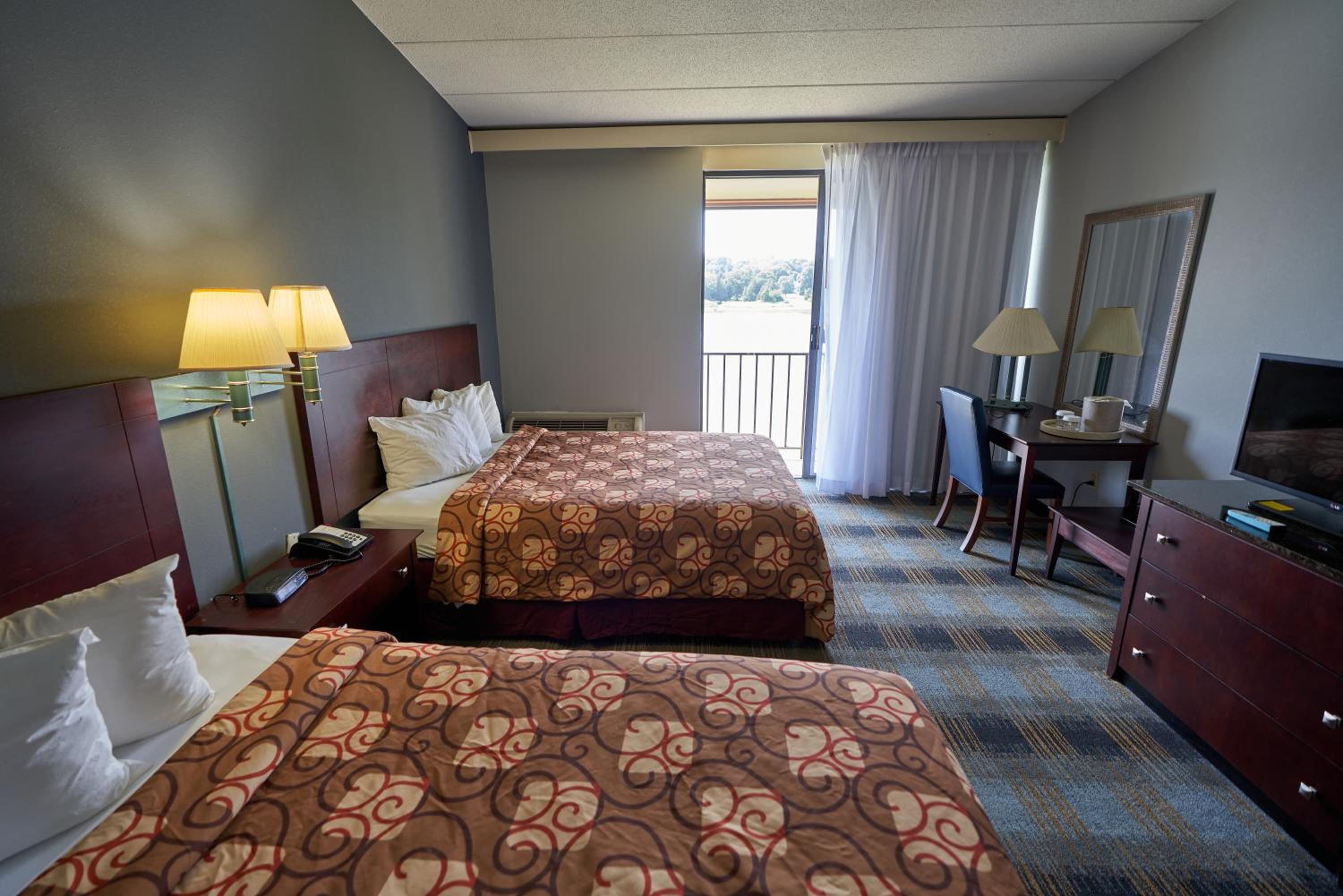 Courtyard Room with Two Queen Beds - Garden/River View photo 1