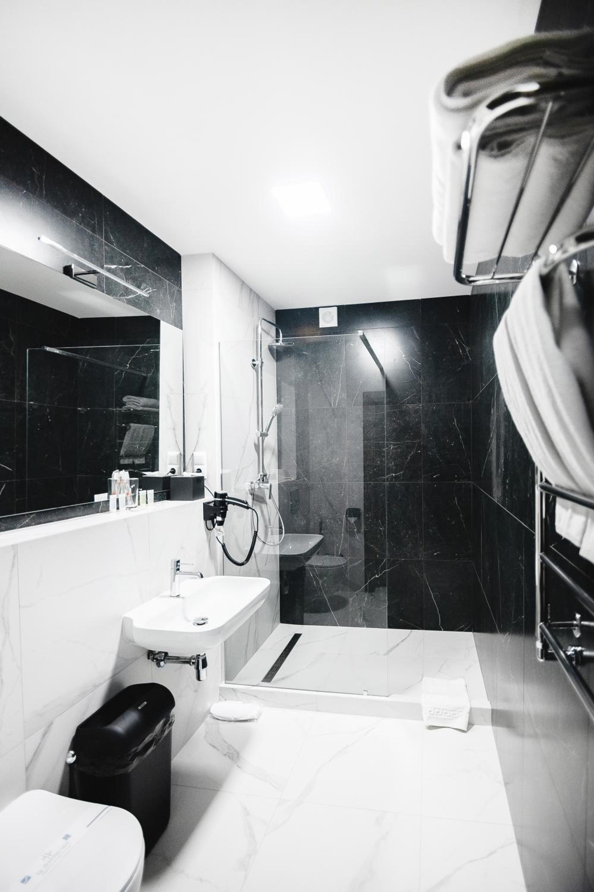 Suite with Pool View photo 3