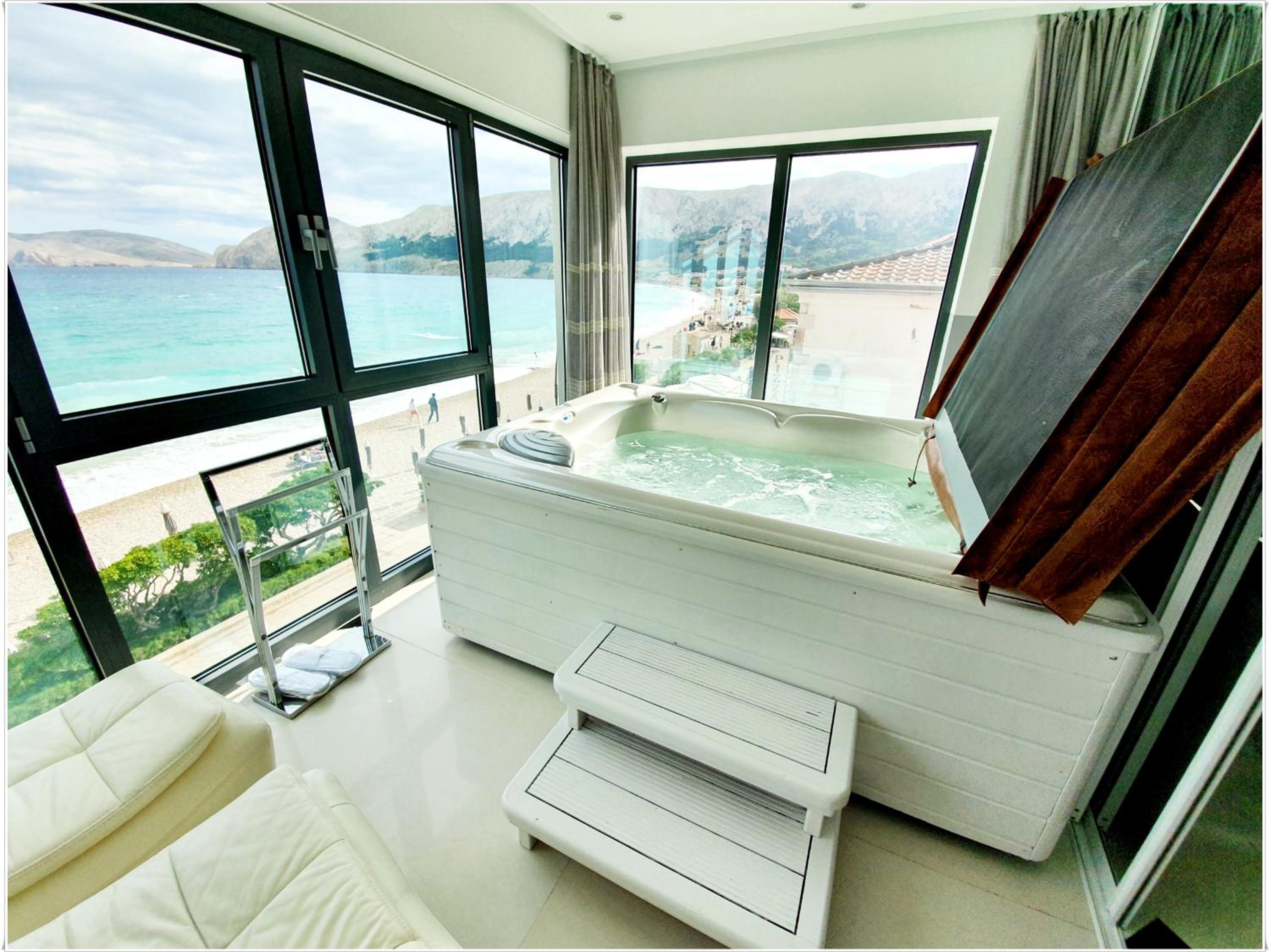 Penthouse Apartment - Photo 26