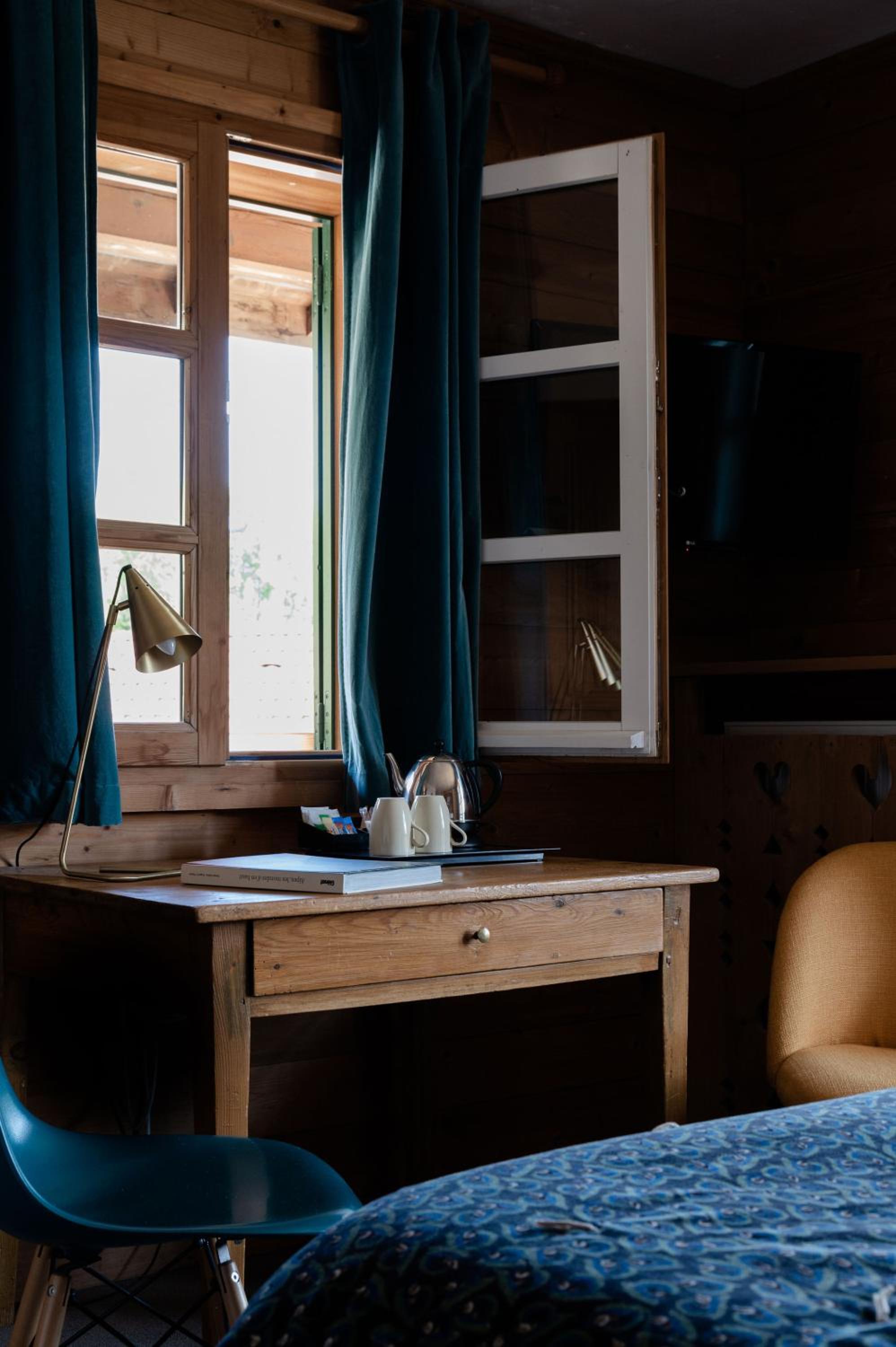 Deluxe Double Room - Mont-Blanc View photo 3