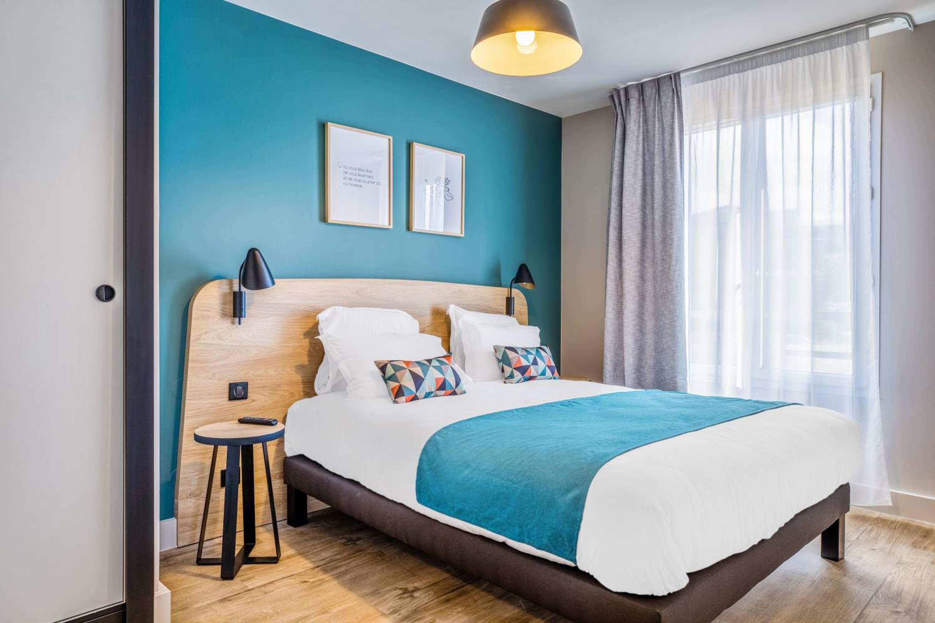 Superior One Bedroom Apartment