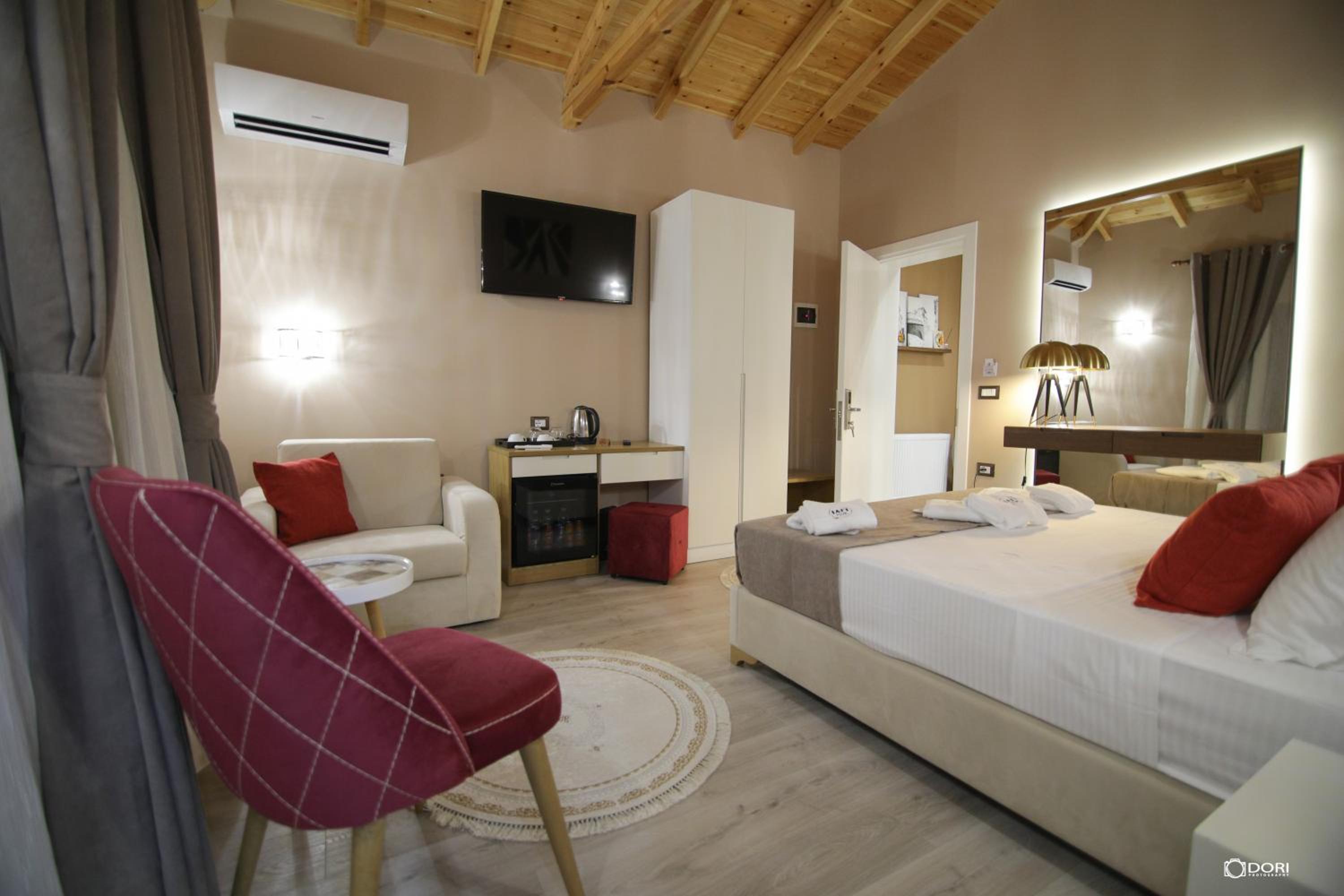 Deluxe Double Room photo 3