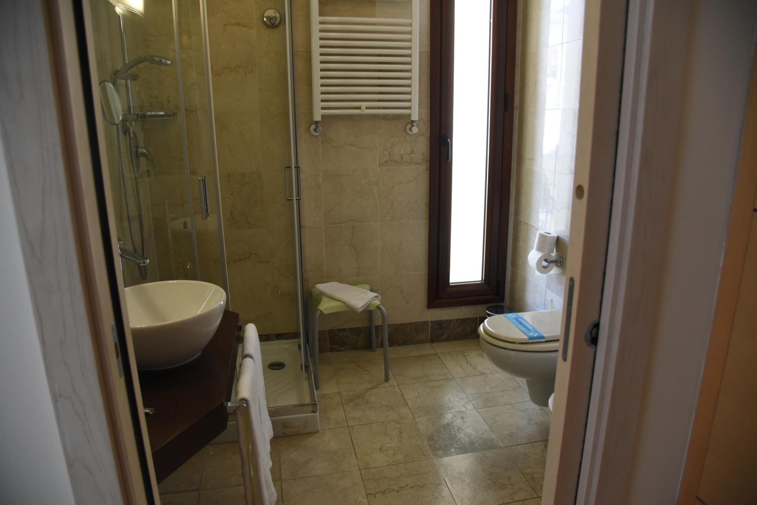 Superior Triple Room - Photo 8