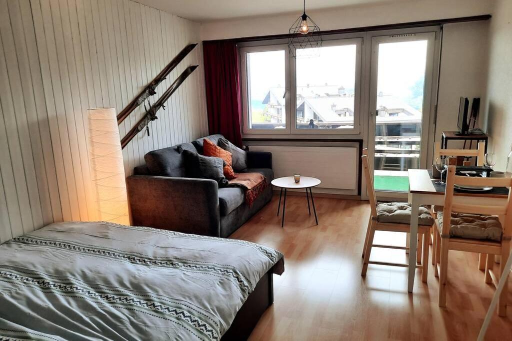 One-Bedroom Apartment - Photo 1