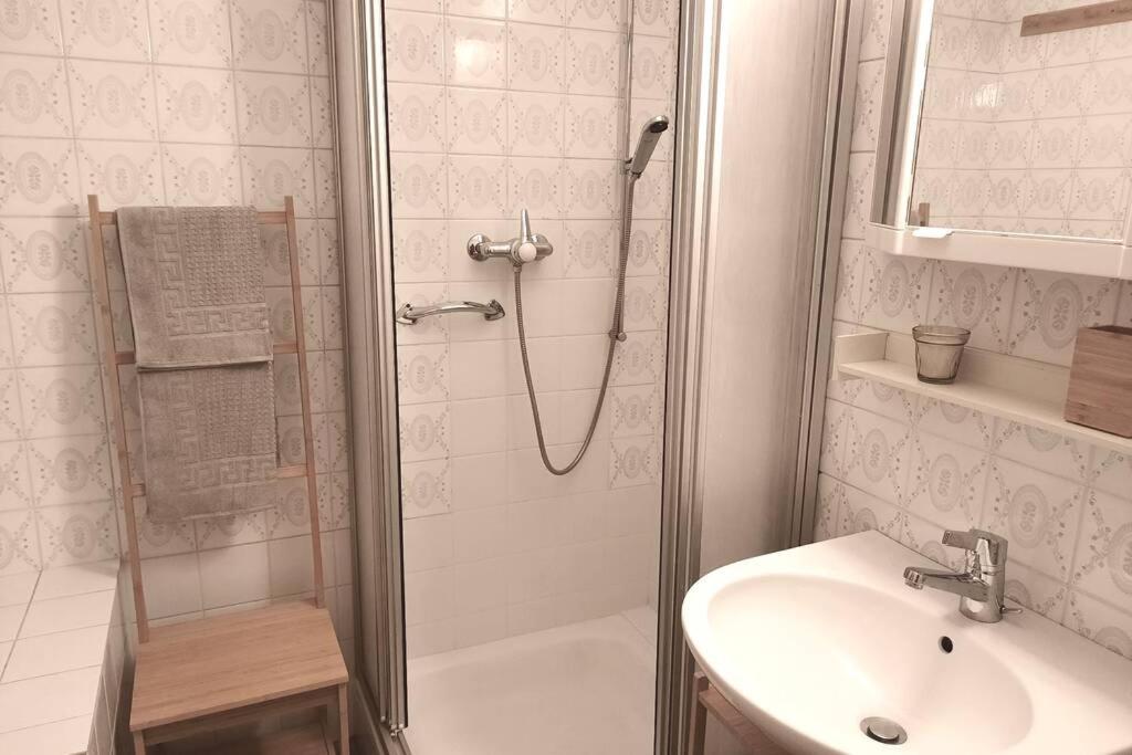 One-Bedroom Apartment - Photo 11