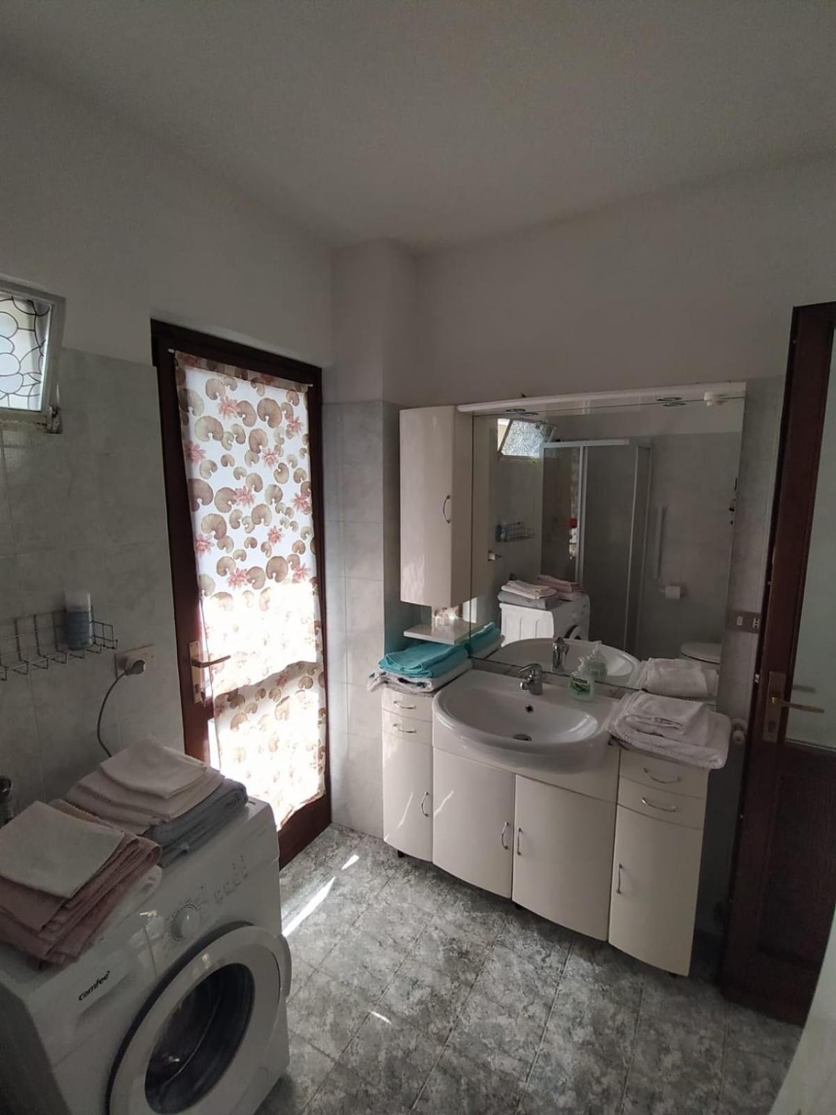One-Bedroom Apartment - Photo 12