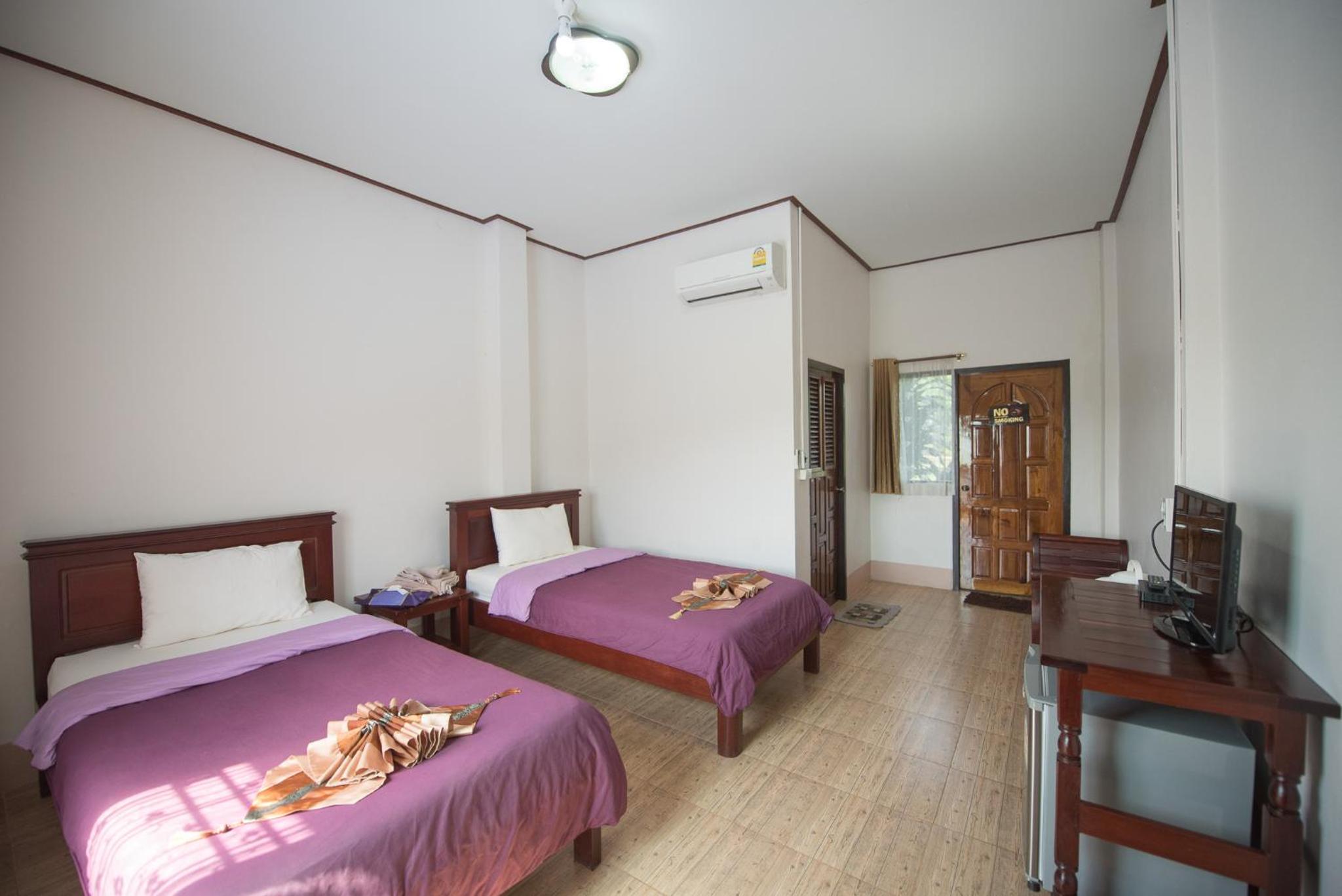 Budget Twin Room photo 3