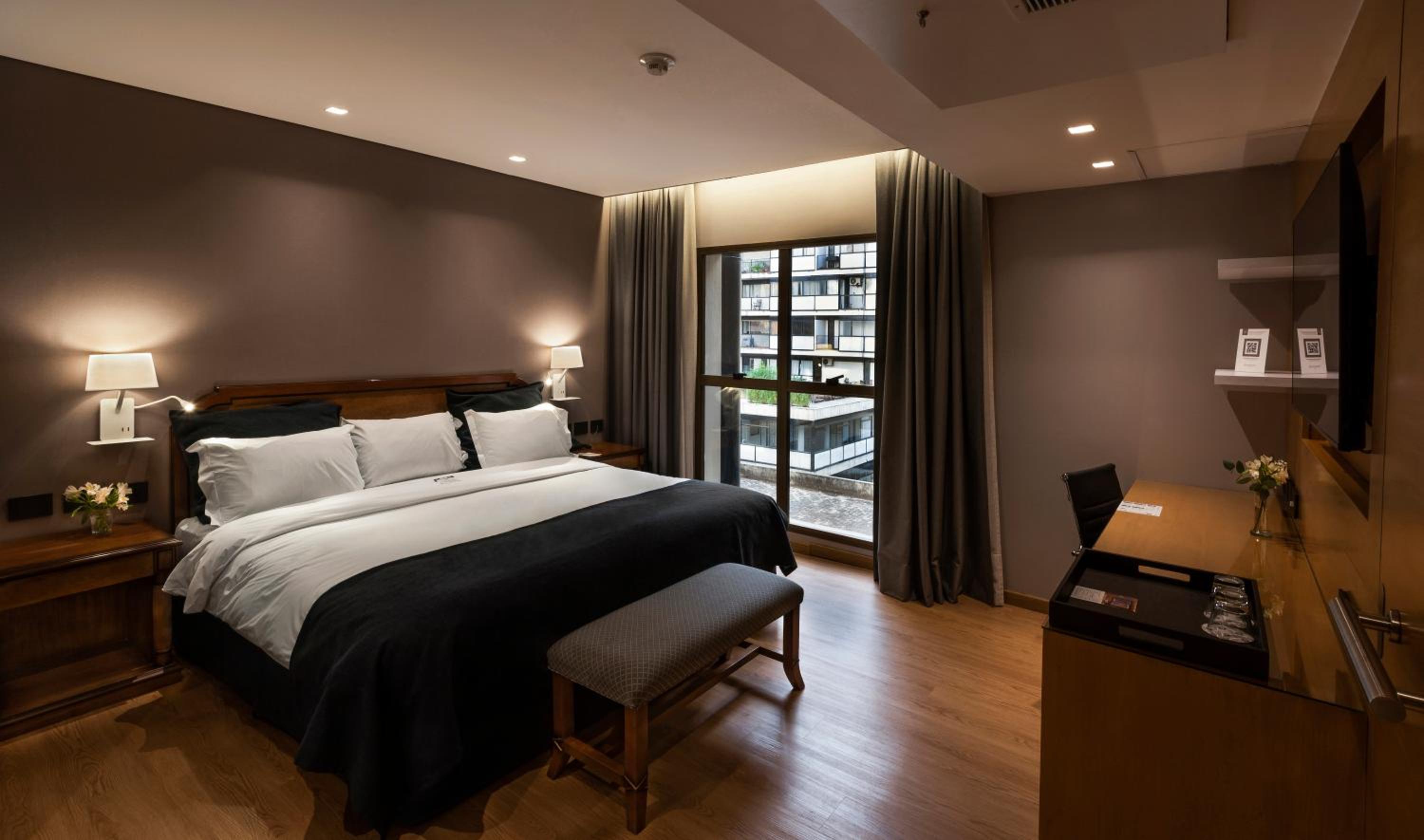 Deluxe Queen Room