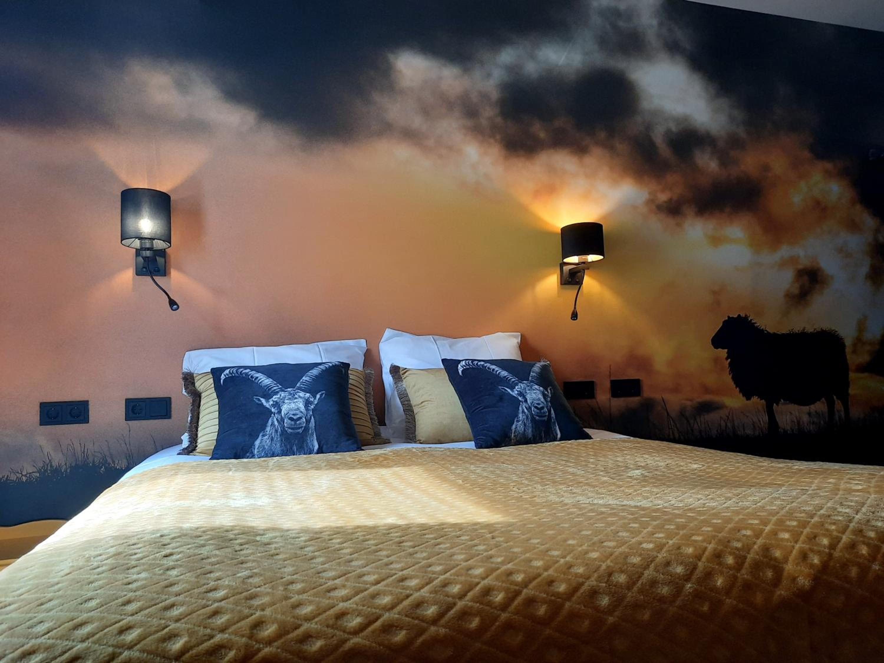 Small Double or Twin Room - Photo 1
