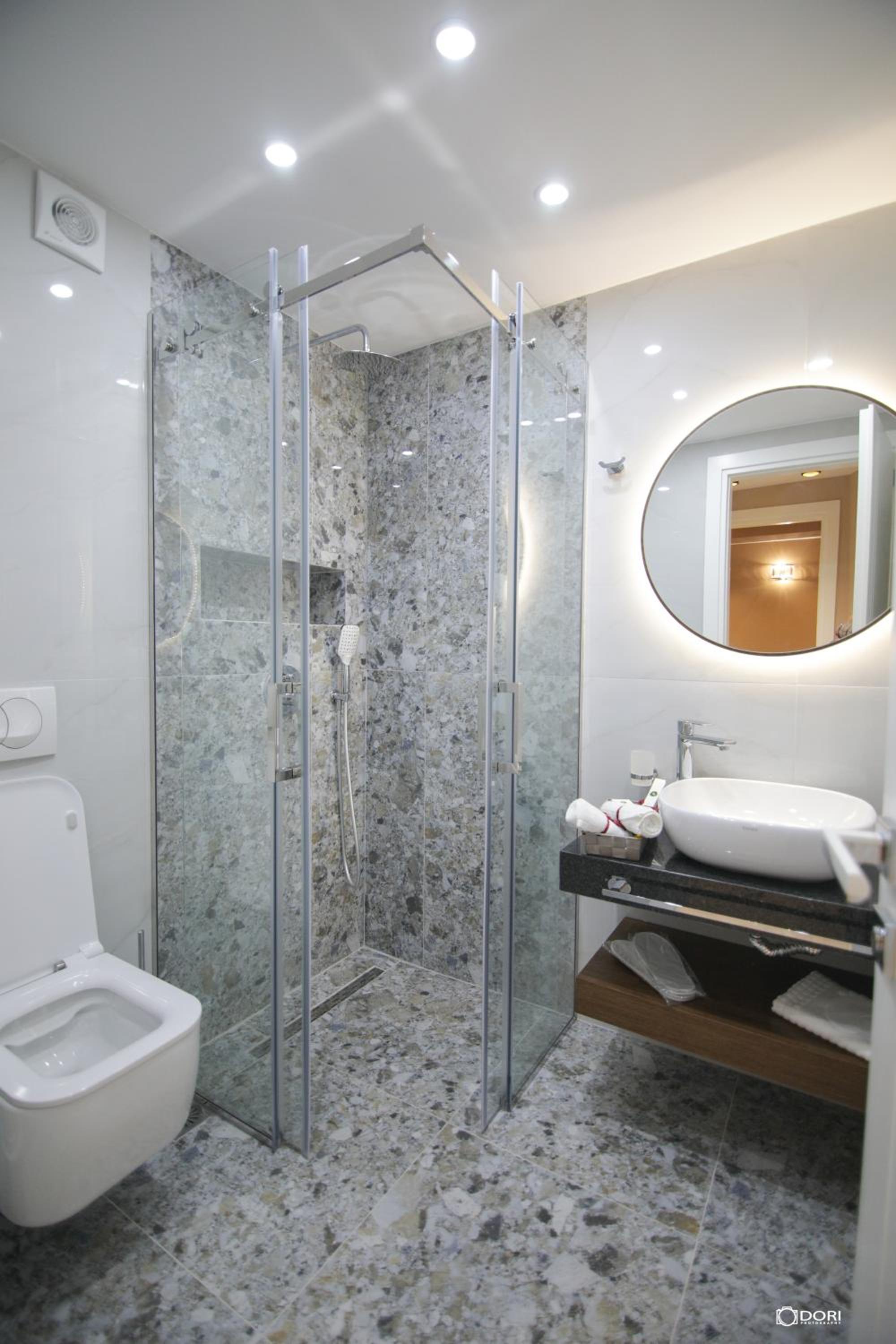 Budget Double Room photo 2