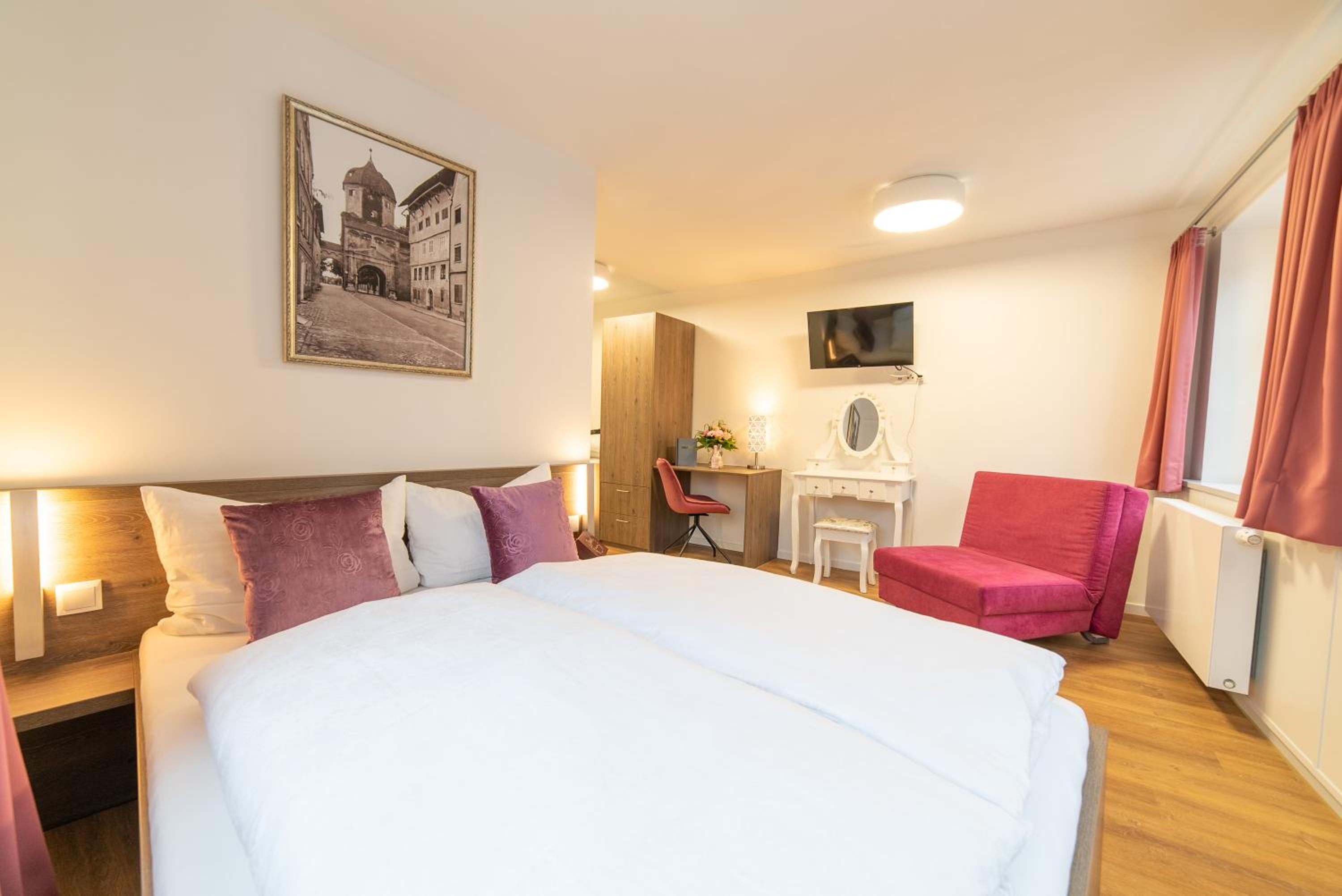 Double Room - Photo 17