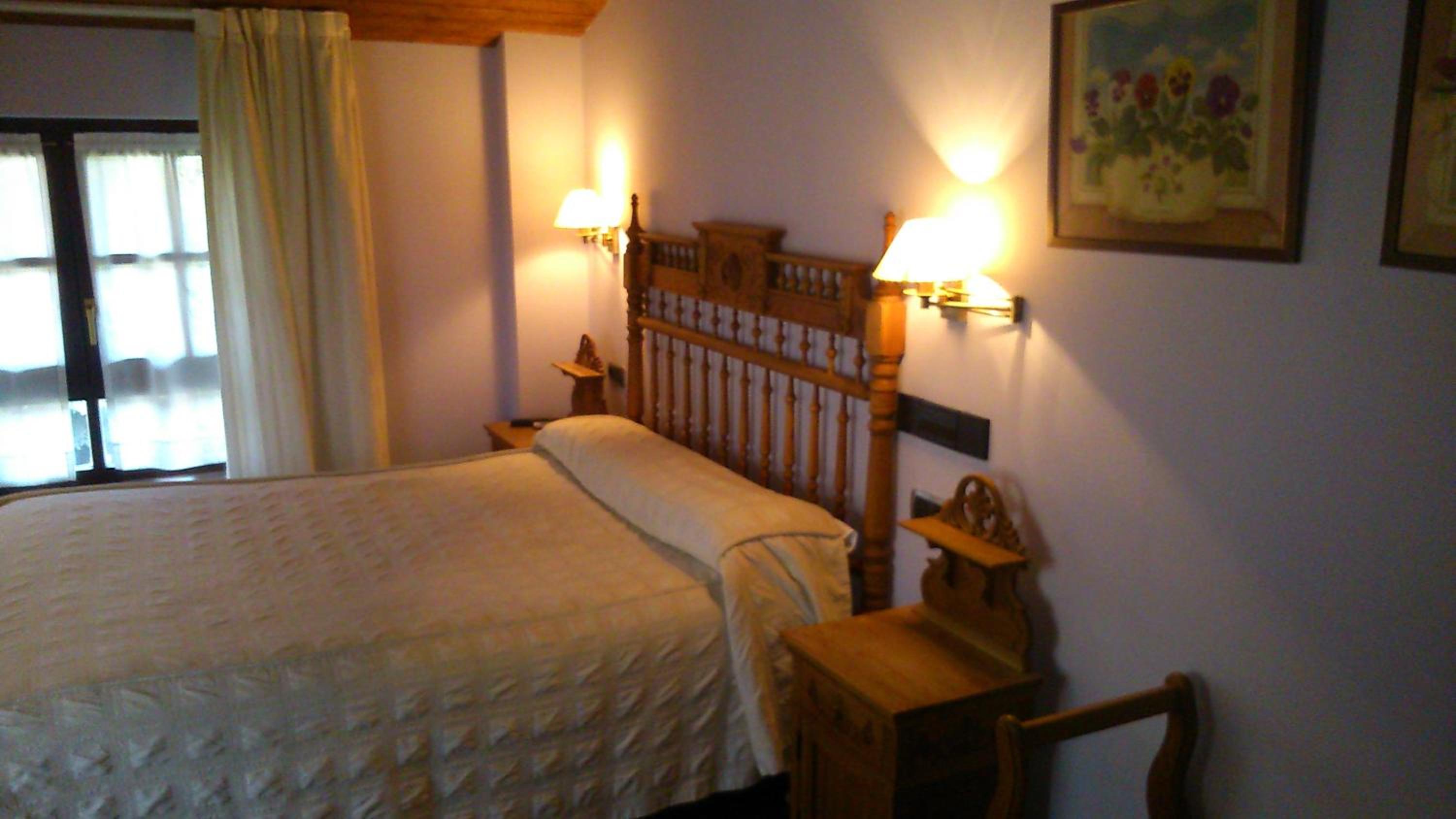 Double or Twin Room with Mountain View - Photo 6