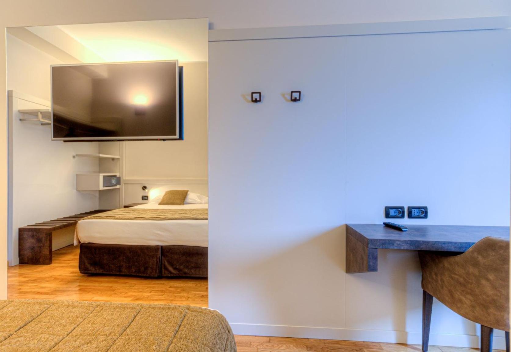 Double or Twin Room - Photo 1