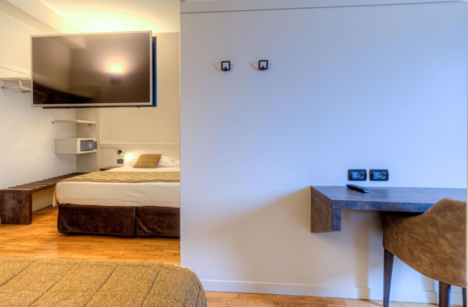 Double or Twin Room - Photo 15