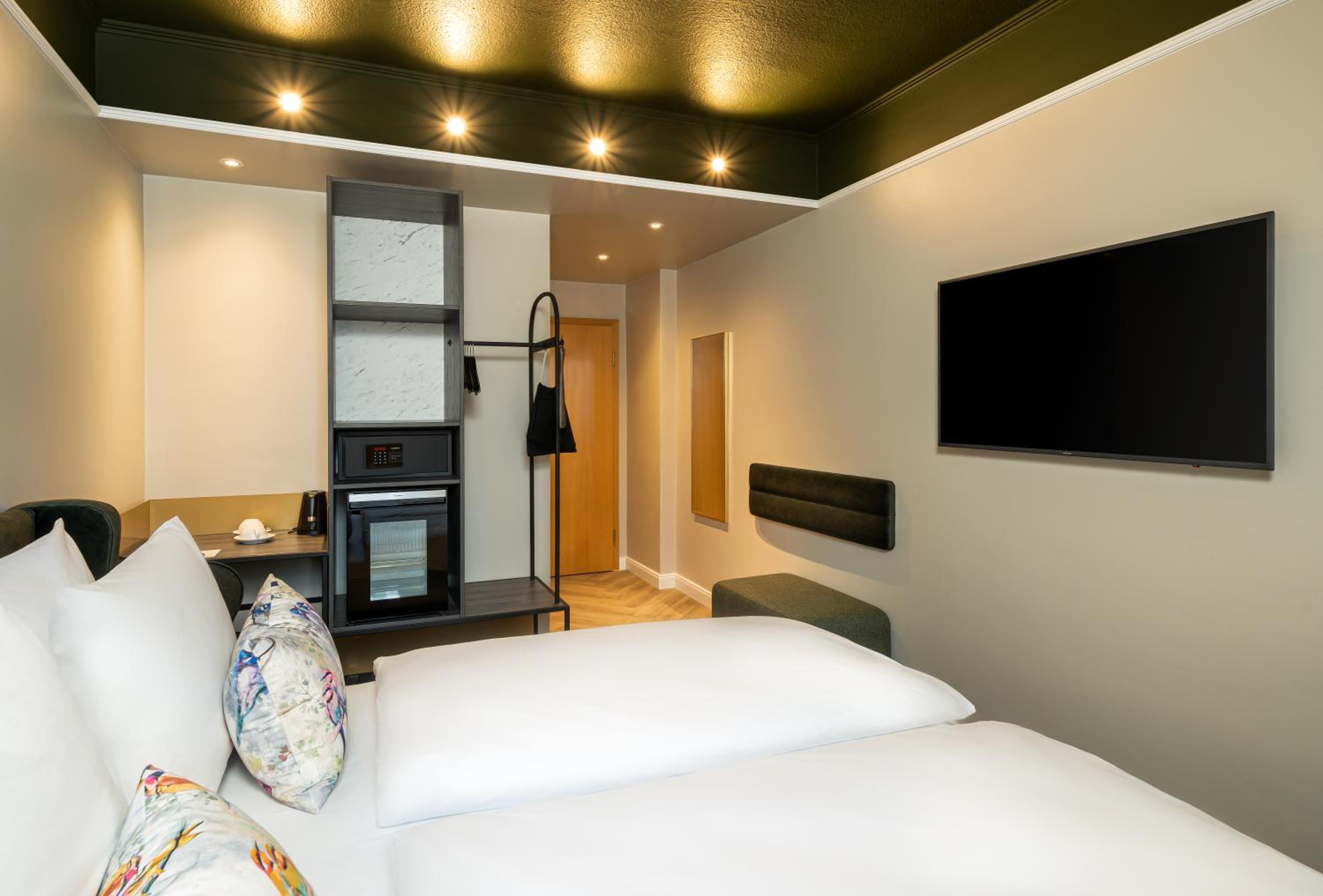 Standard Double Room - Photo 6