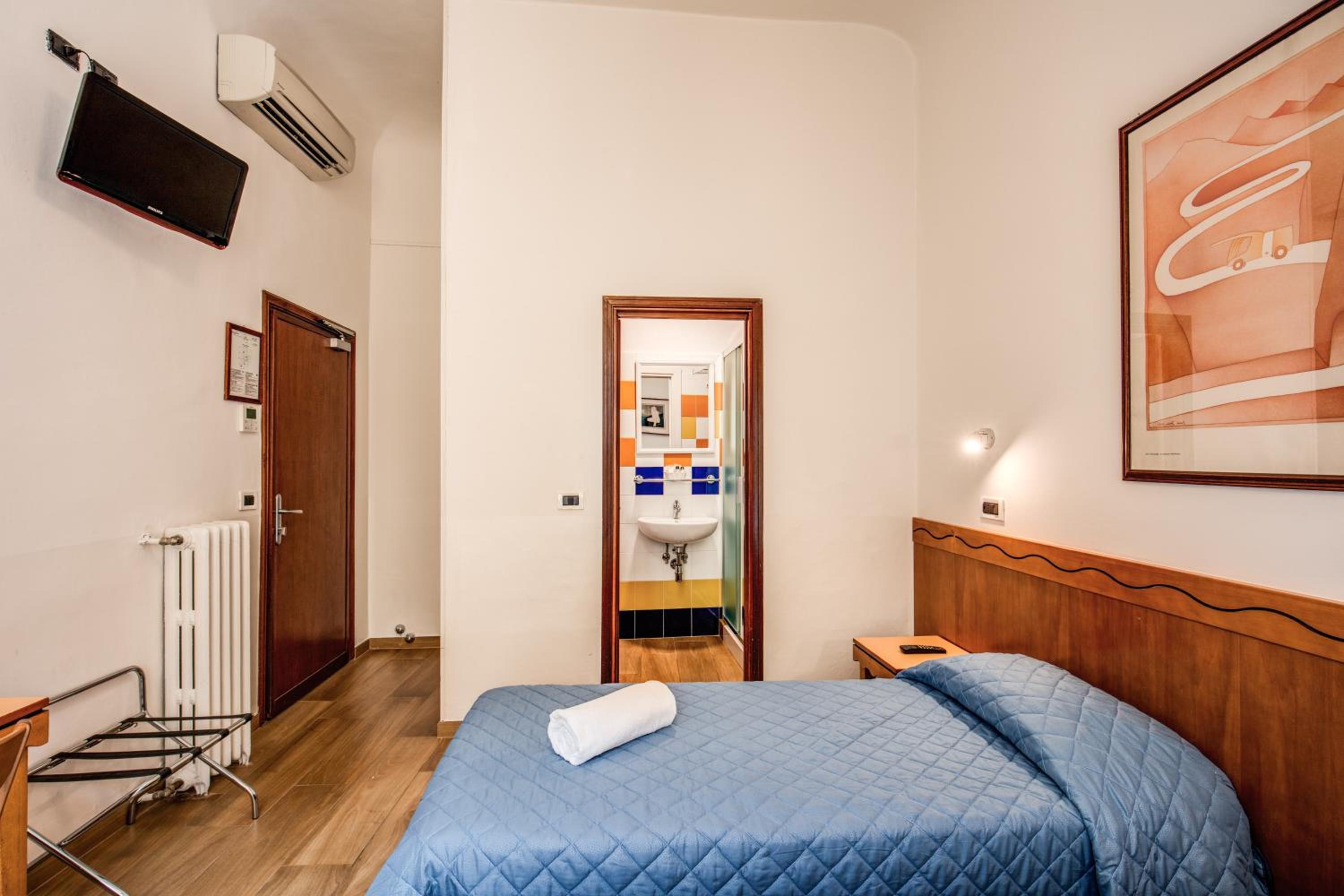 Double or Twin Room photo 1