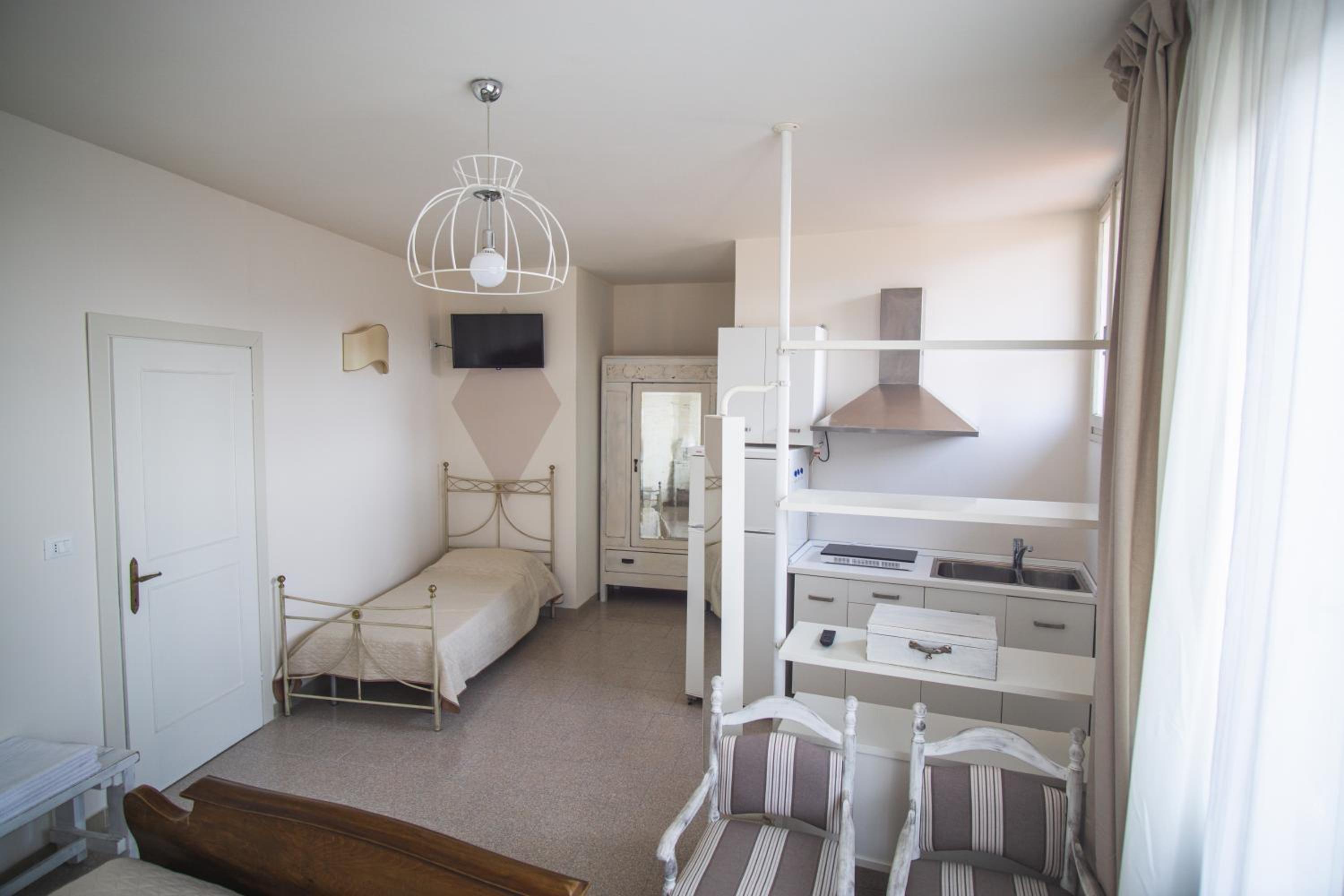 Comfort Triple Room - Photo 19