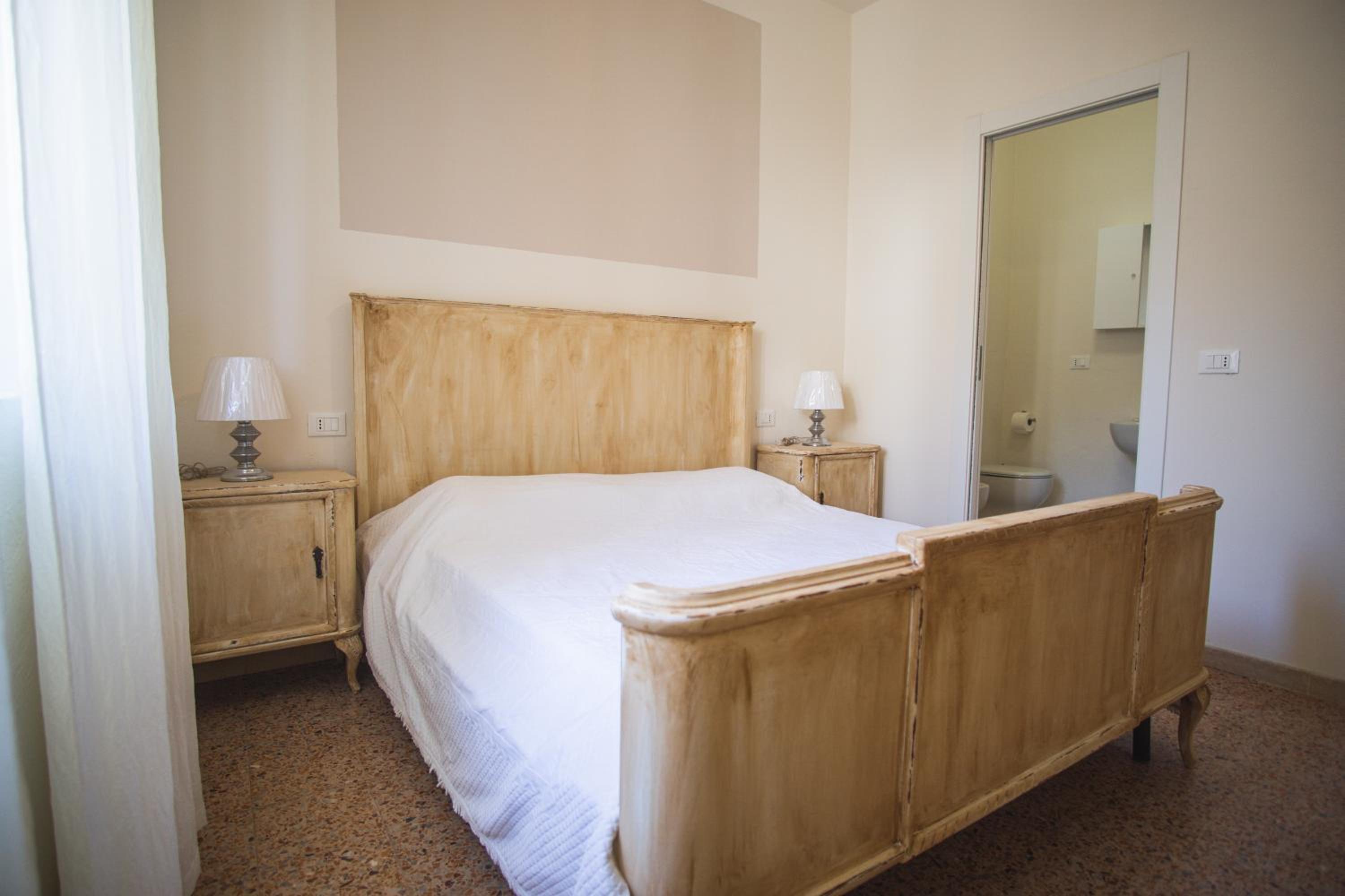 Double Room - Photo 19
