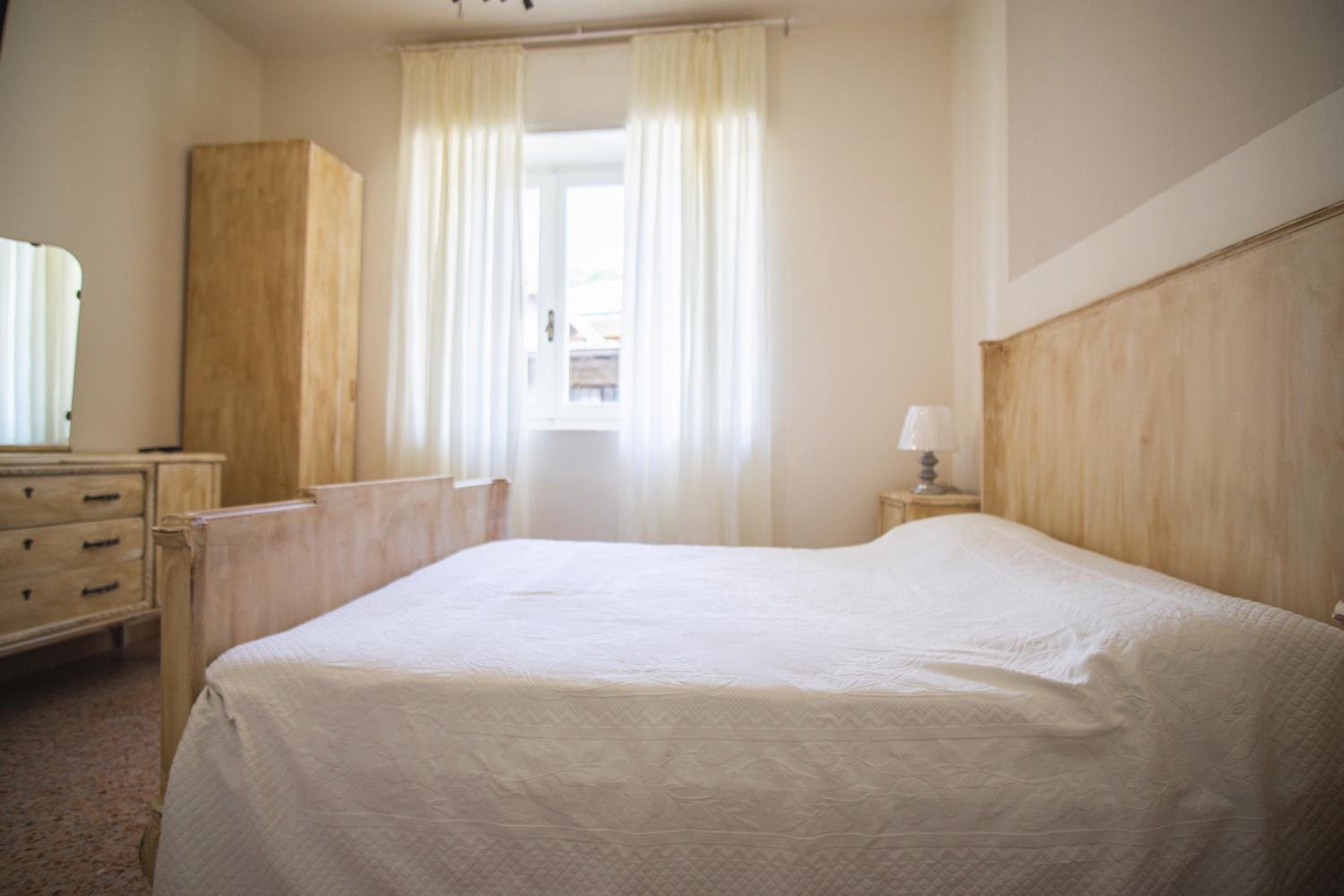 Double Room - Photo 7