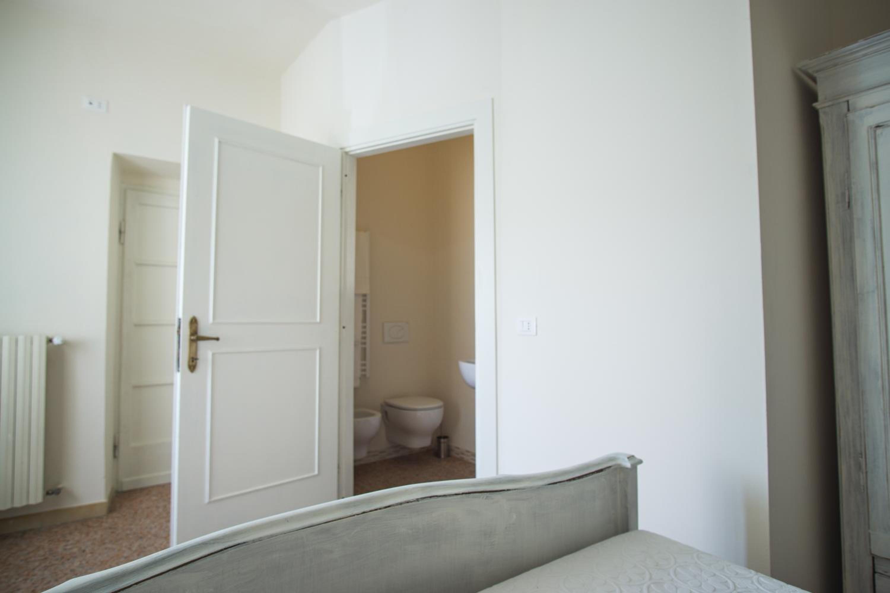 Double Room - Photo 3