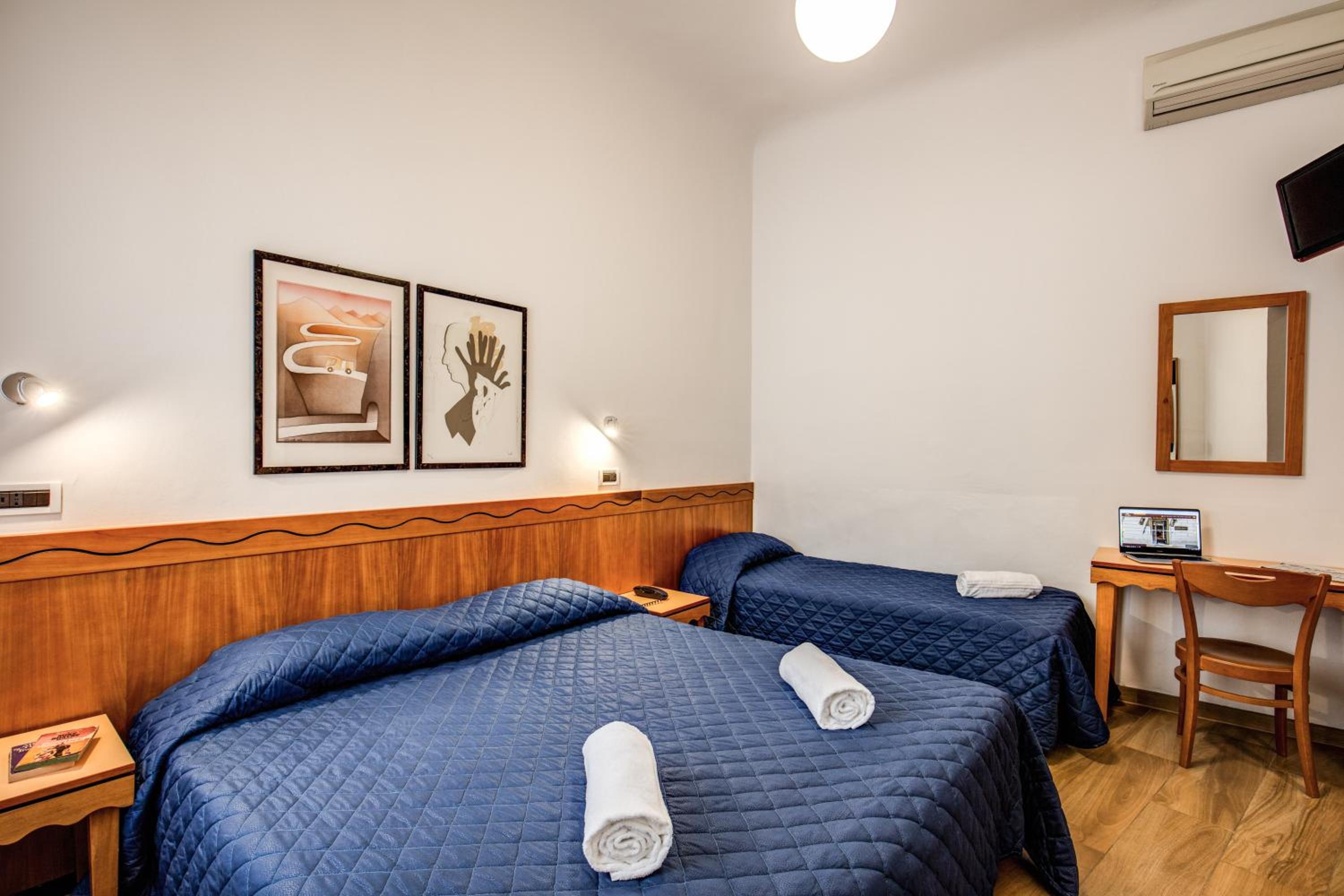 Triple Room - Photo 1