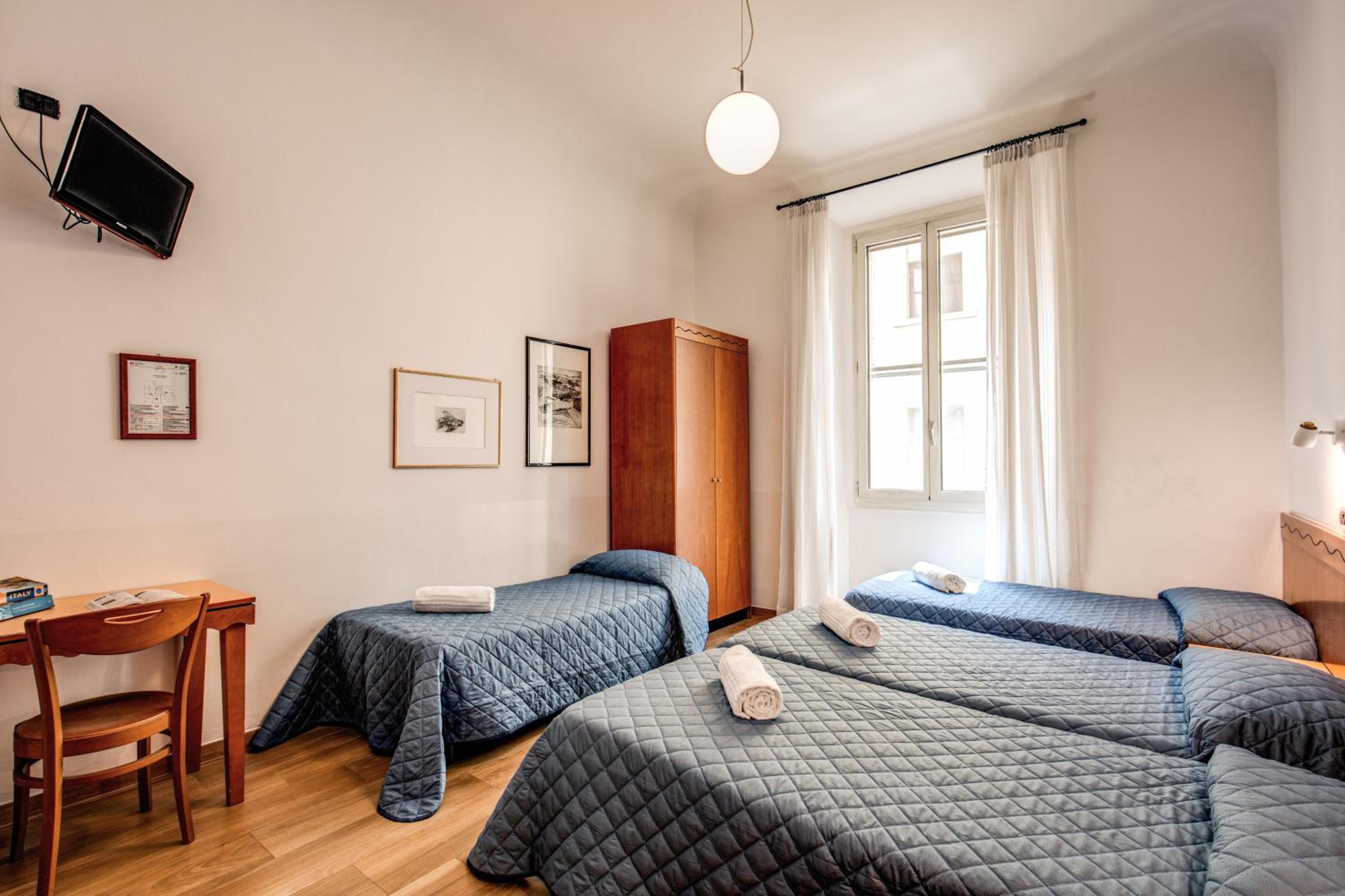 Quadruple Room - Photo 5