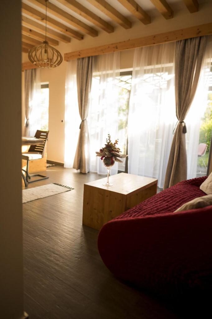 Deluxe Suite with Spa Bath - Photo 9