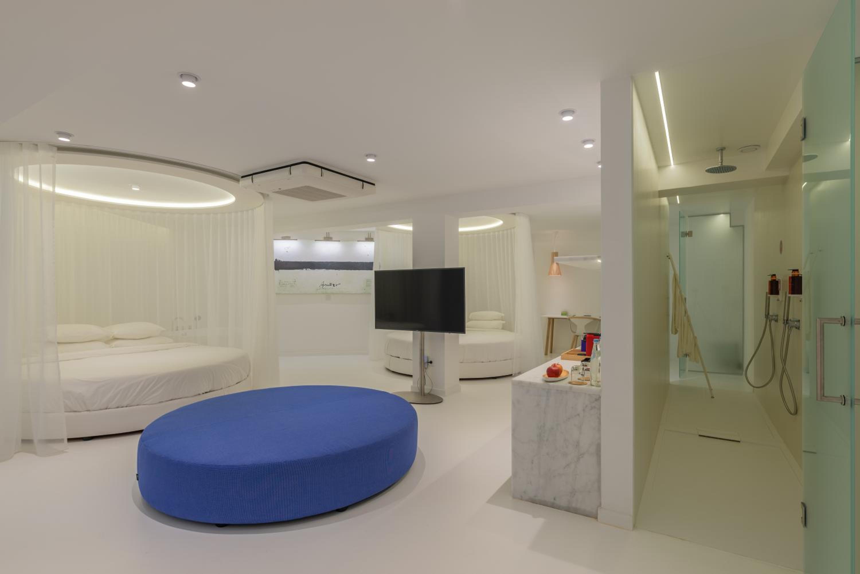 Suite D