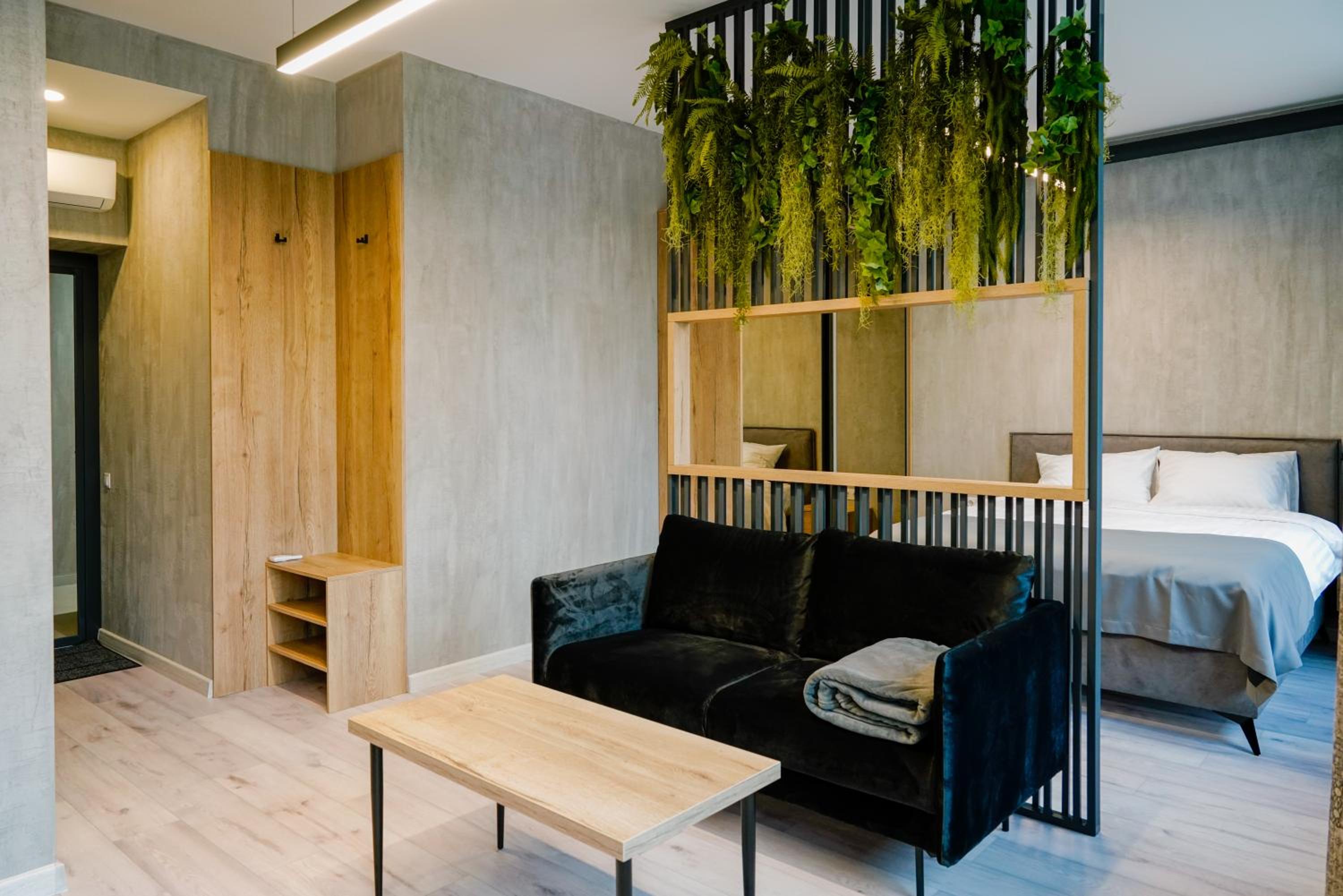 Studio Apartment - Photo 2