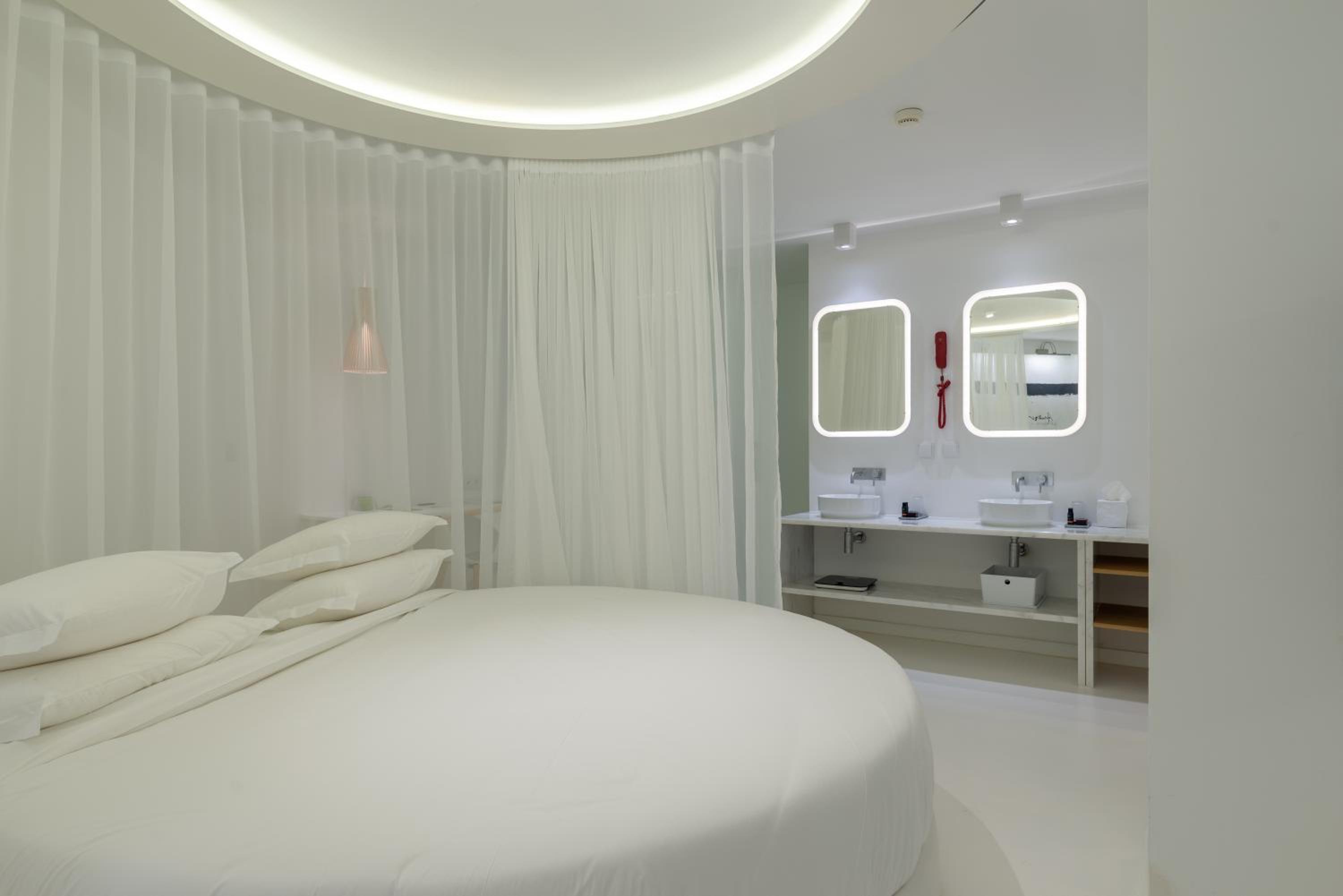Suite D